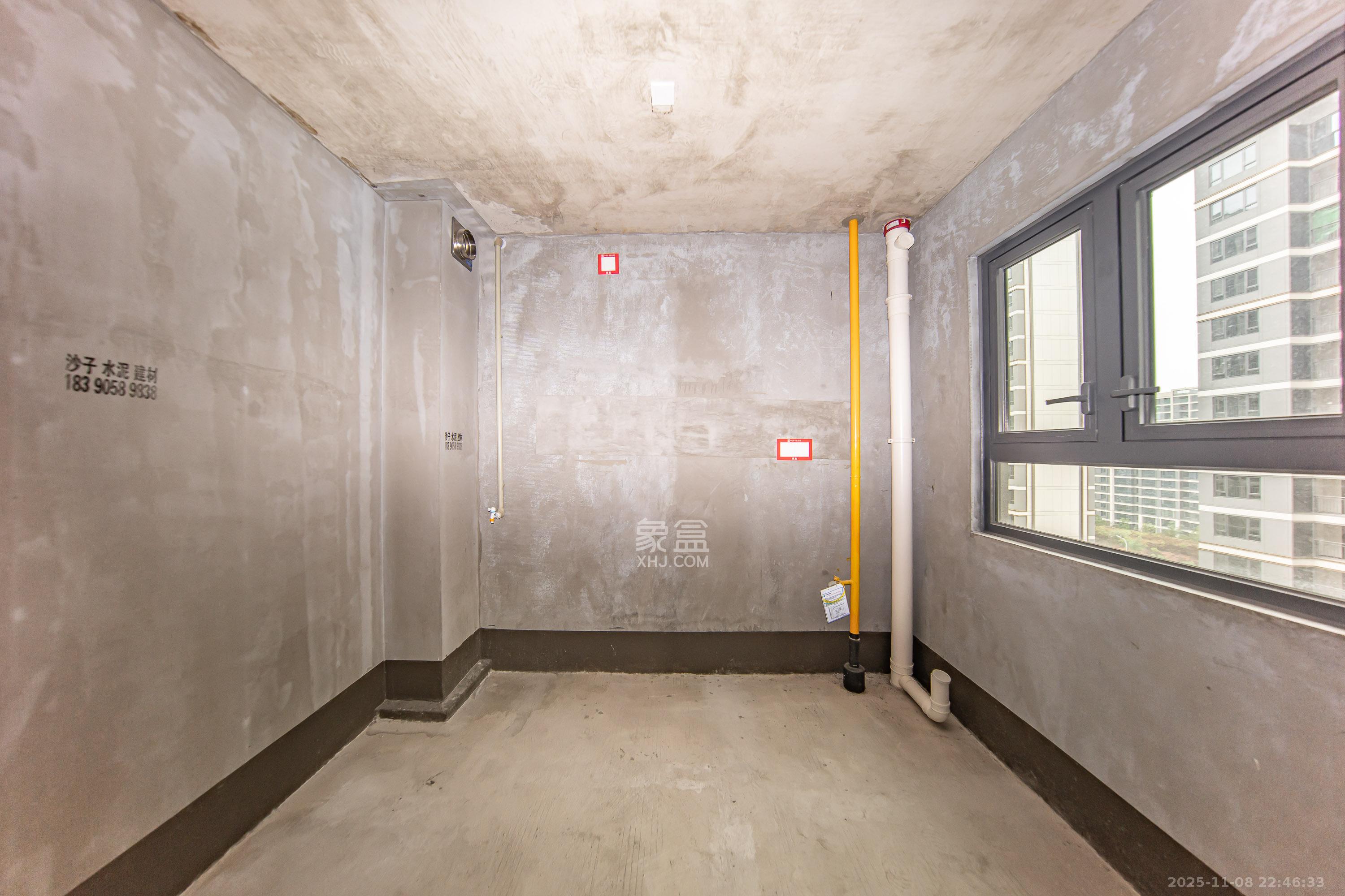 中海阅山府 4室2厅2卫 139.8万 中海阅山府 4室2厅2卫 139.8万厨房