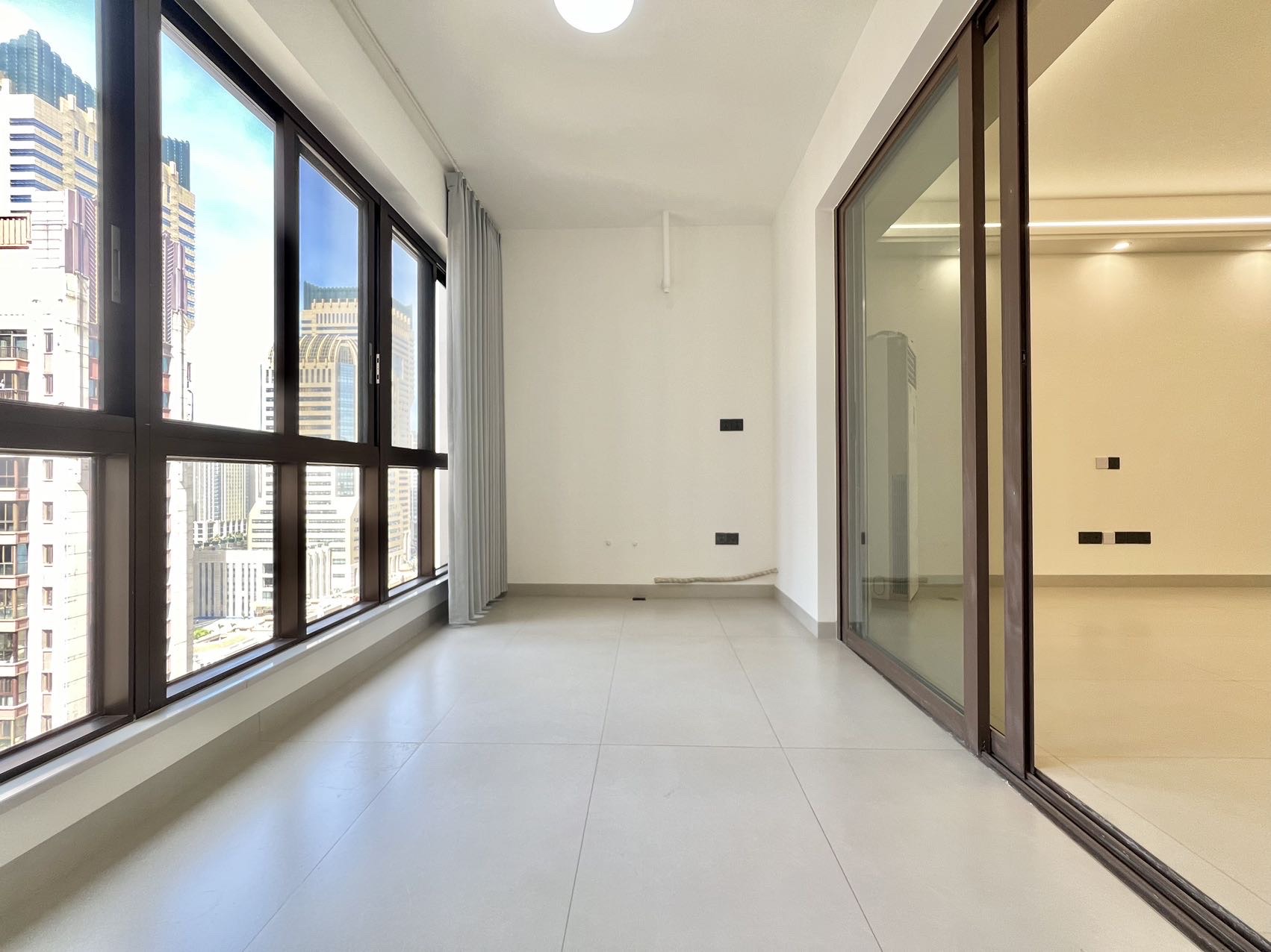 海航豪庭北苑  5室2厅2卫    8800.0元/月室内图