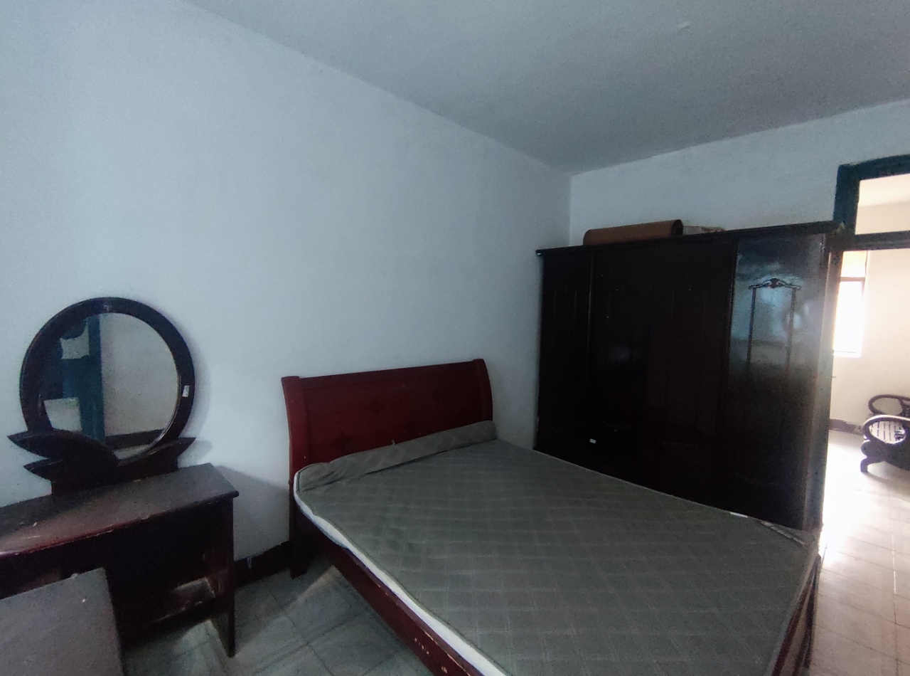 梓园社区(麻纺厂宿舍)  1室1厅1卫    500.0元/月室内图