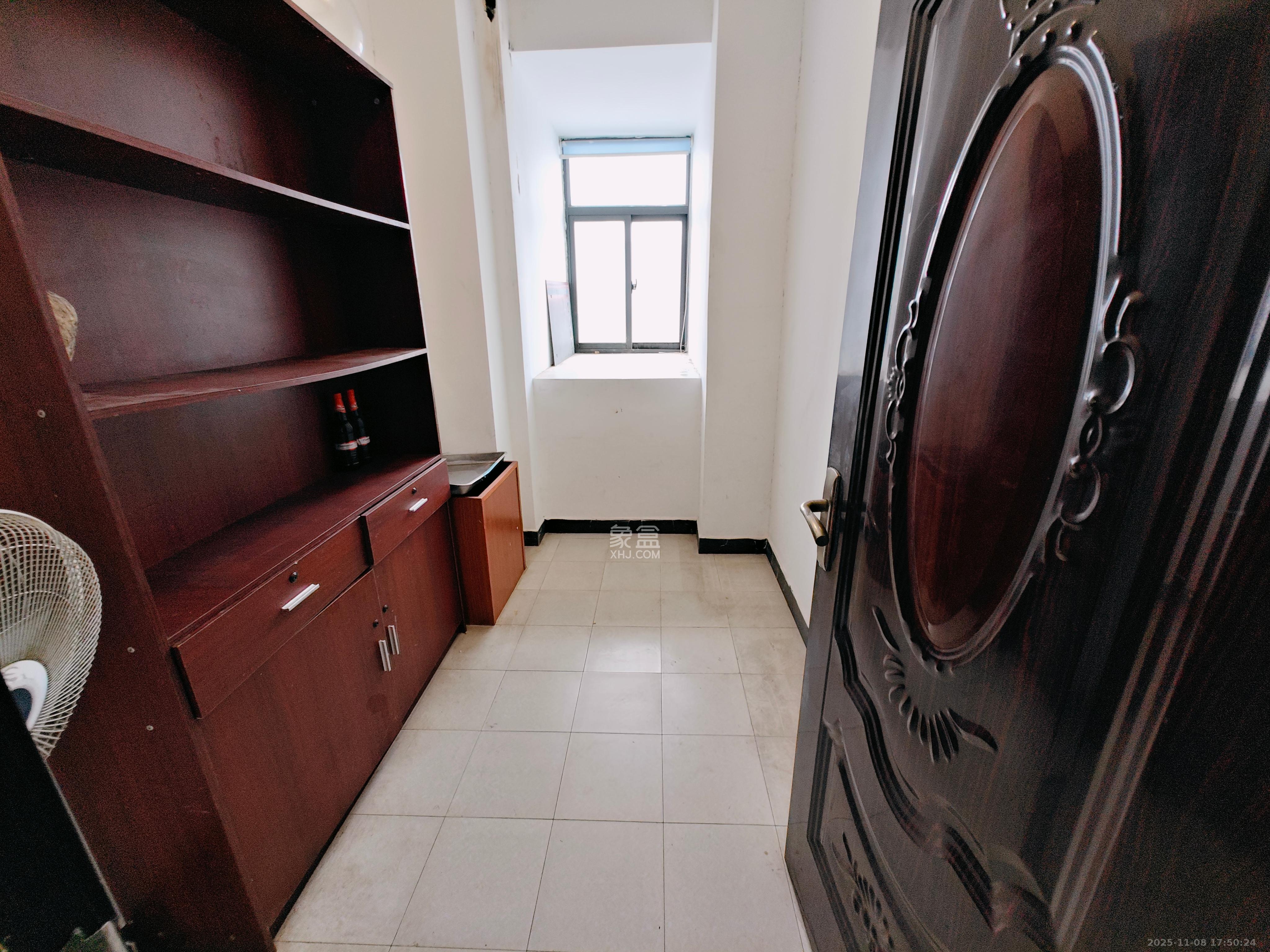 恒盛世家 5室2厅2卫 4000.0元/月 恒盛世家 5室2厅2卫 4000.0元/月室内图