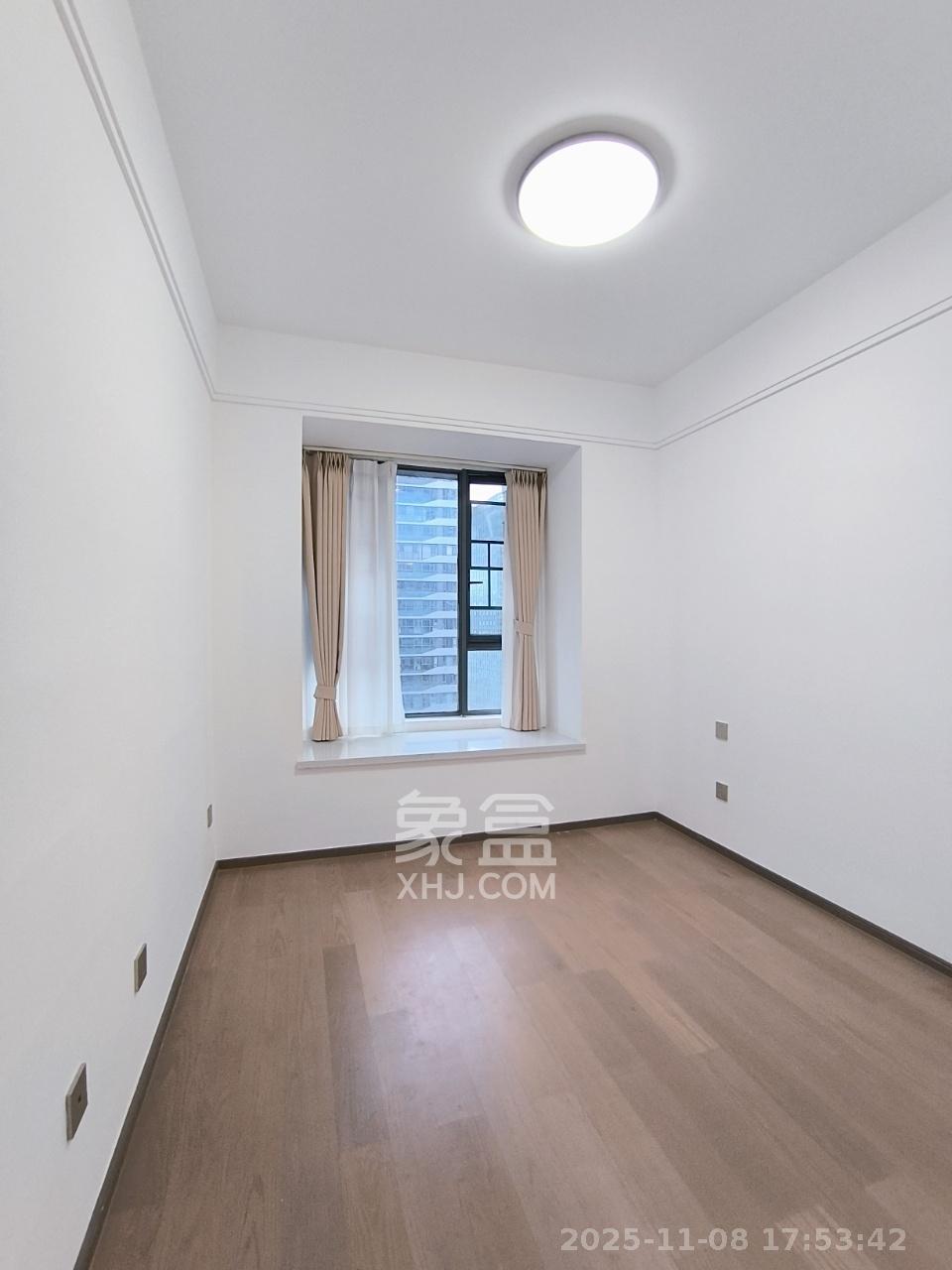 复地滨江金融中心  4室2厅2卫    6000.0元/月室内图