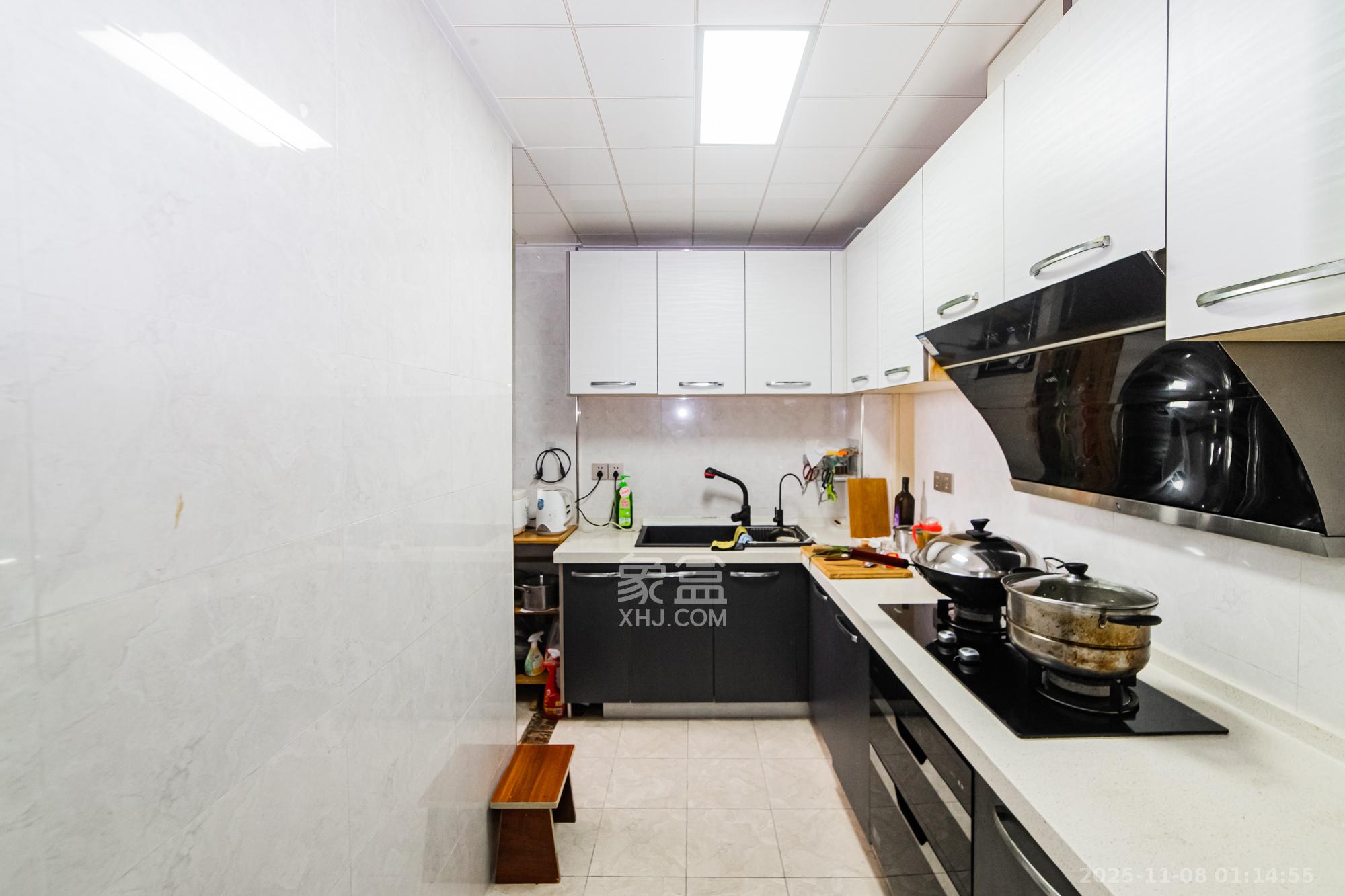 北辰三角洲E4区  3室2厅1卫    118.0万厨房