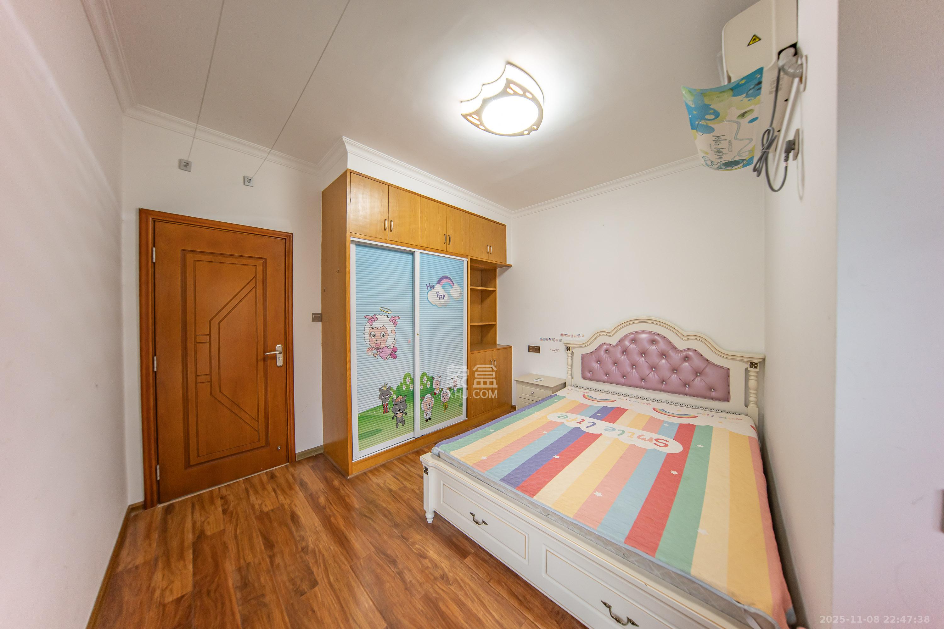 兰亭湾畔  3室2厅2卫    100.0万卧室