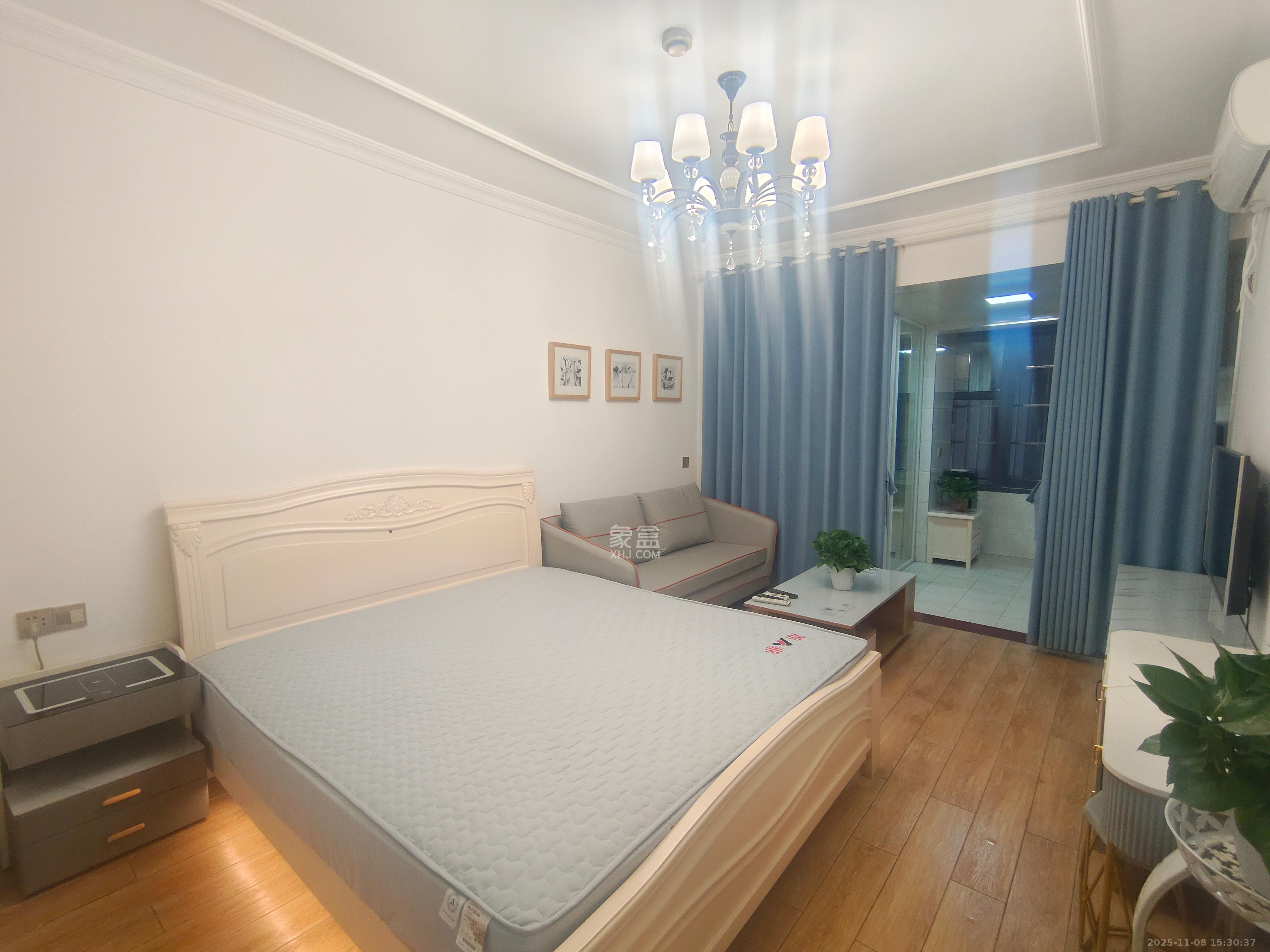 蓝湾国际广场  1室1厅1卫    1800.0元/月室内图1