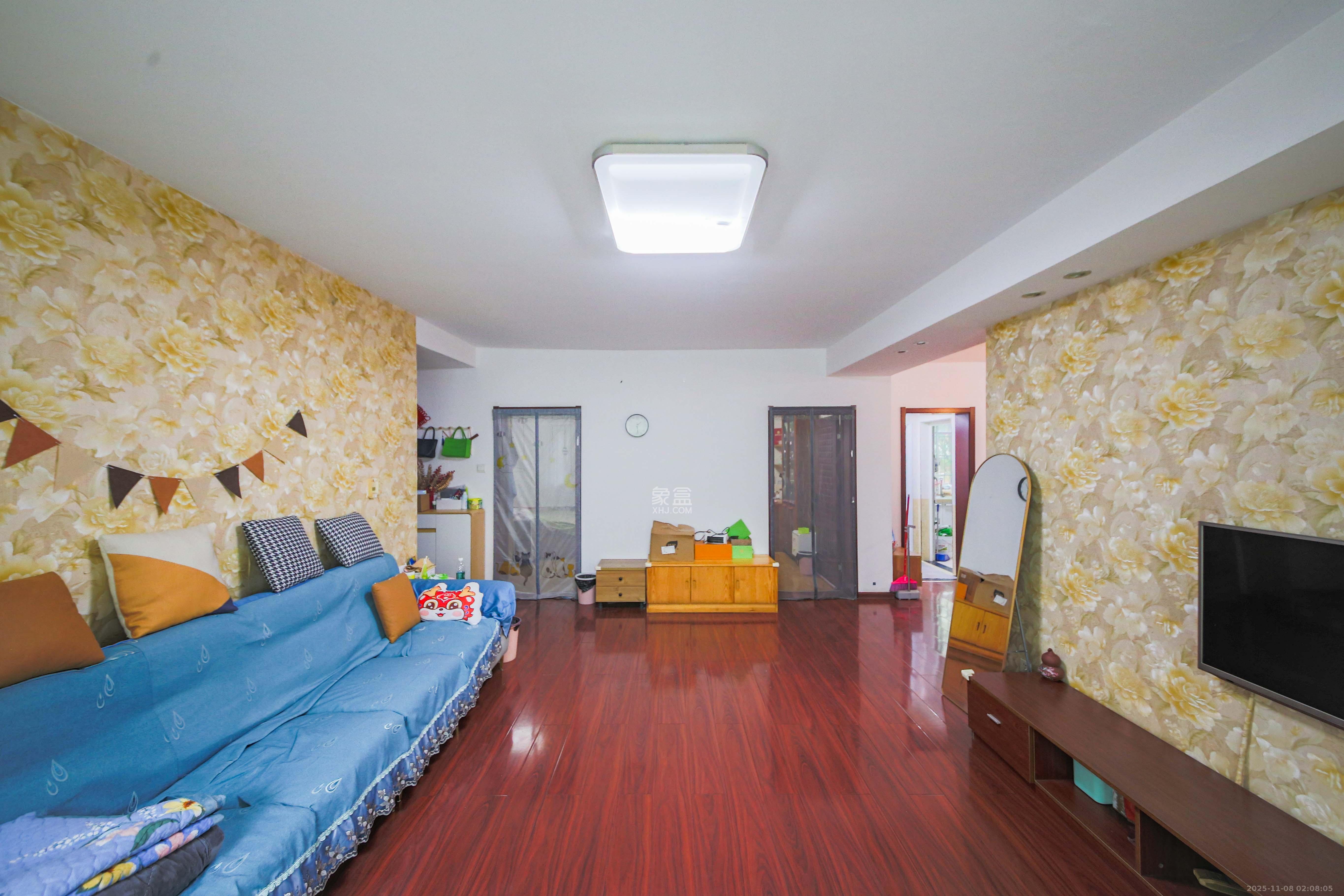 金秋小区  3室2厅1卫    95.0万