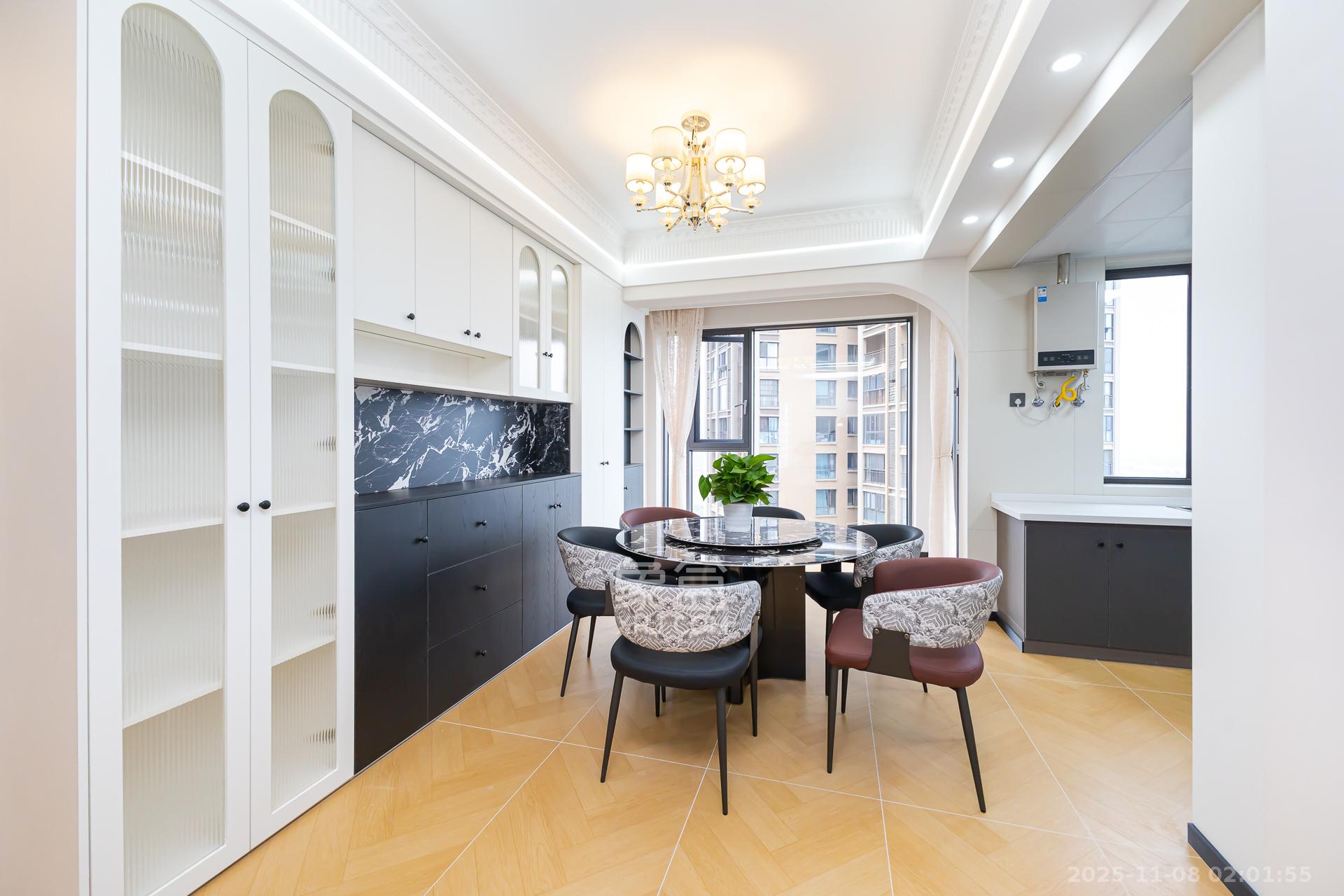 长燃新奥佳园 4室2厅2卫 119.0万 长燃新奥佳园 4室2厅2卫 119.0万客厅