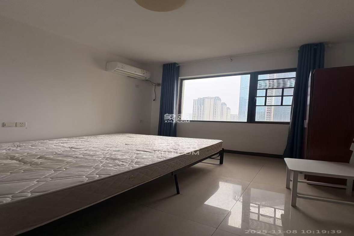 和泓梅溪四季 3室2厅2卫 2300.0元/月 和泓梅溪四季 3室2厅2卫 2300.0元/月室内图