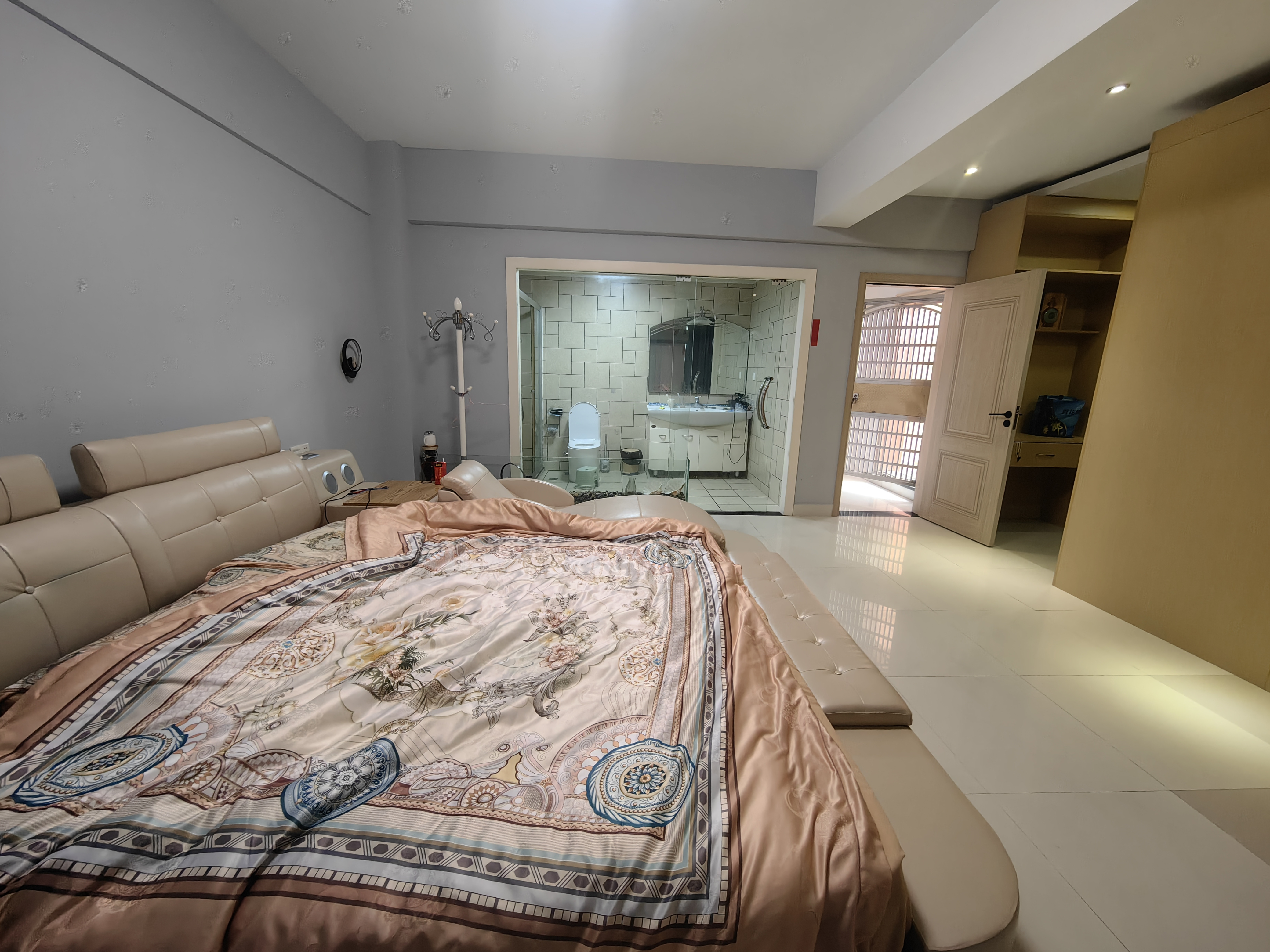 罗牛山花园 4室2厅4卫 7500.0元/月 罗牛山花园 4室2厅4卫 7500.0元/月室内图