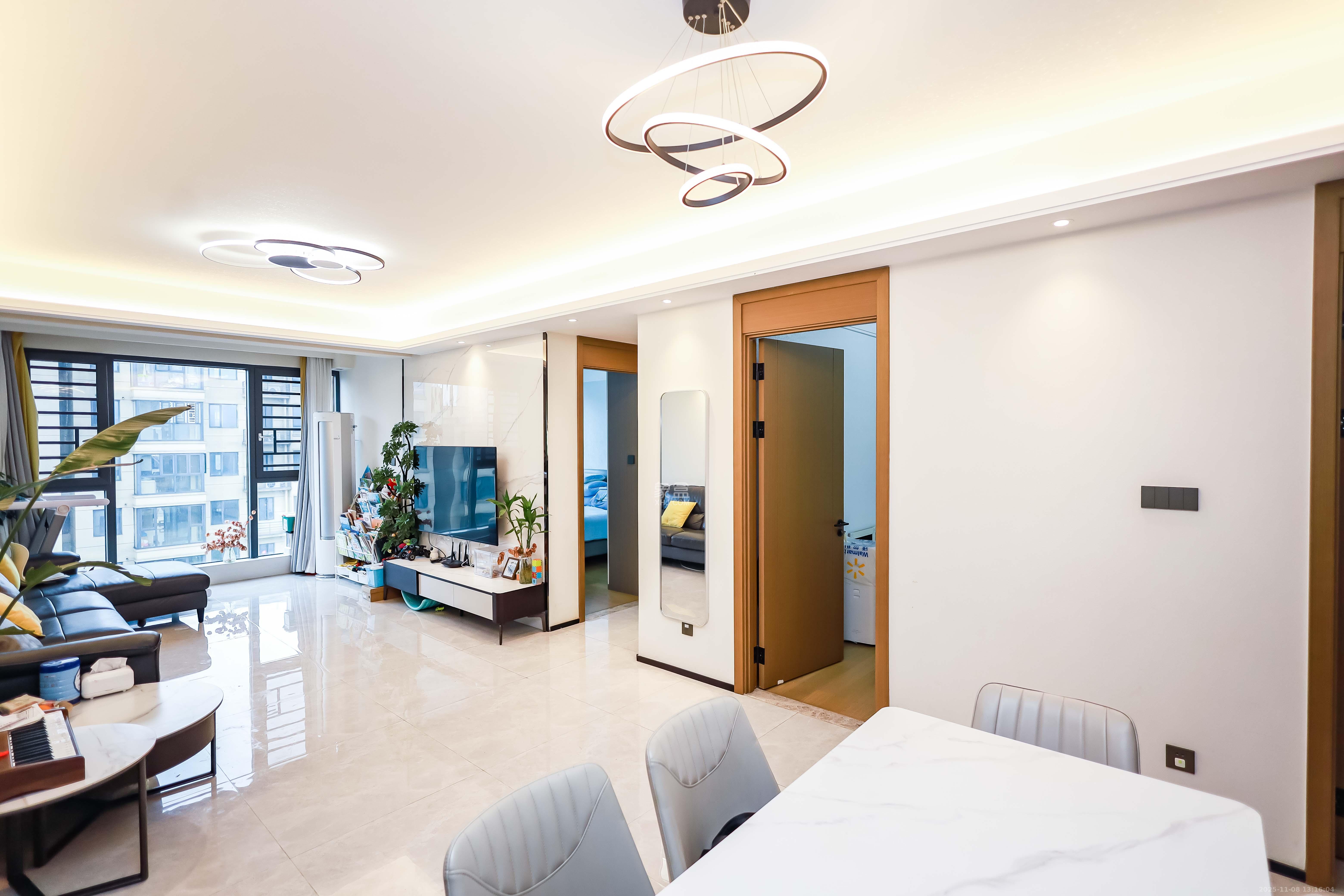 长房云西府一期  3室2厅1卫    98.8万客厅