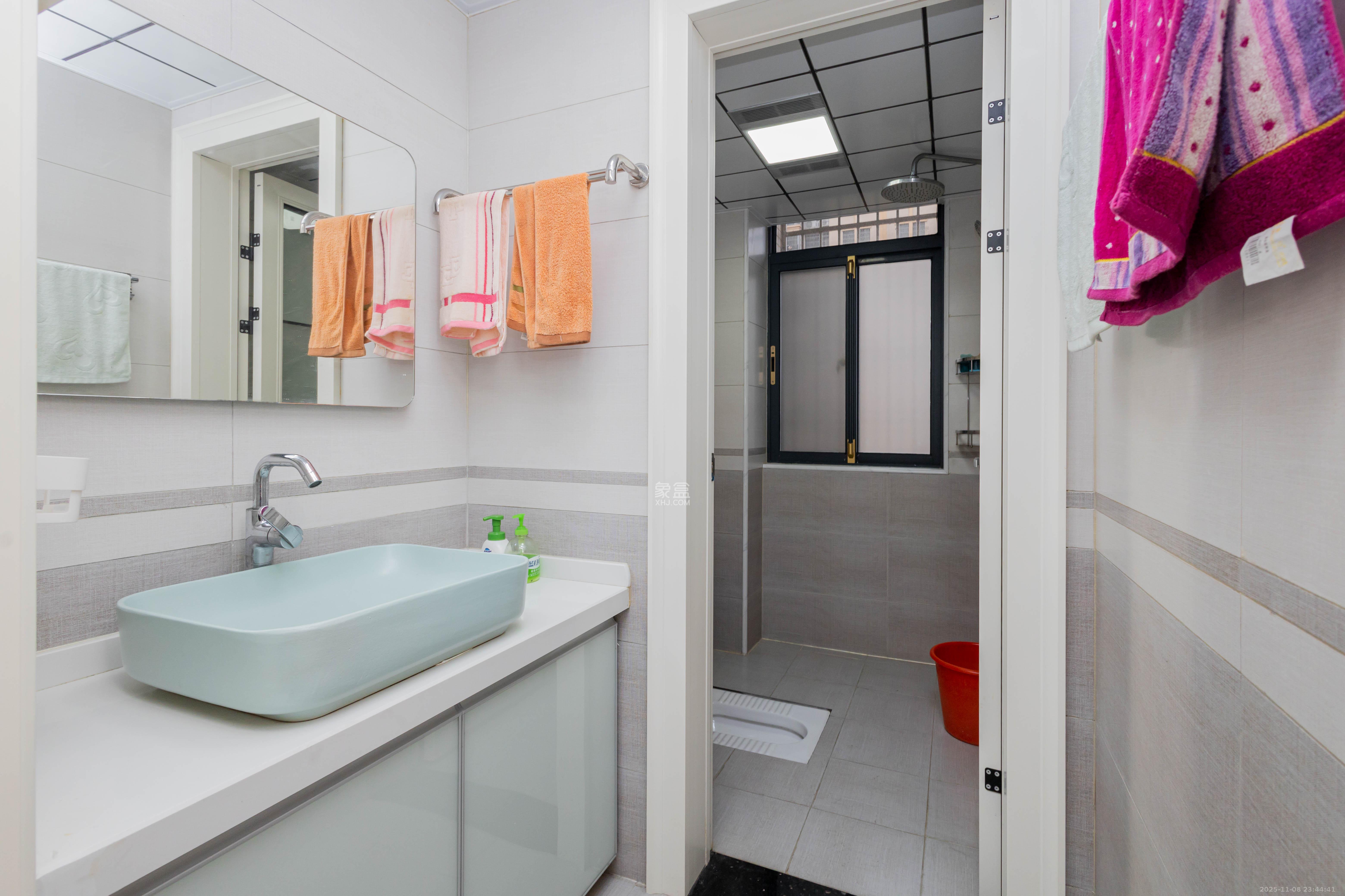 佳美紫郡  3室2厅2卫    84.8万卫生间