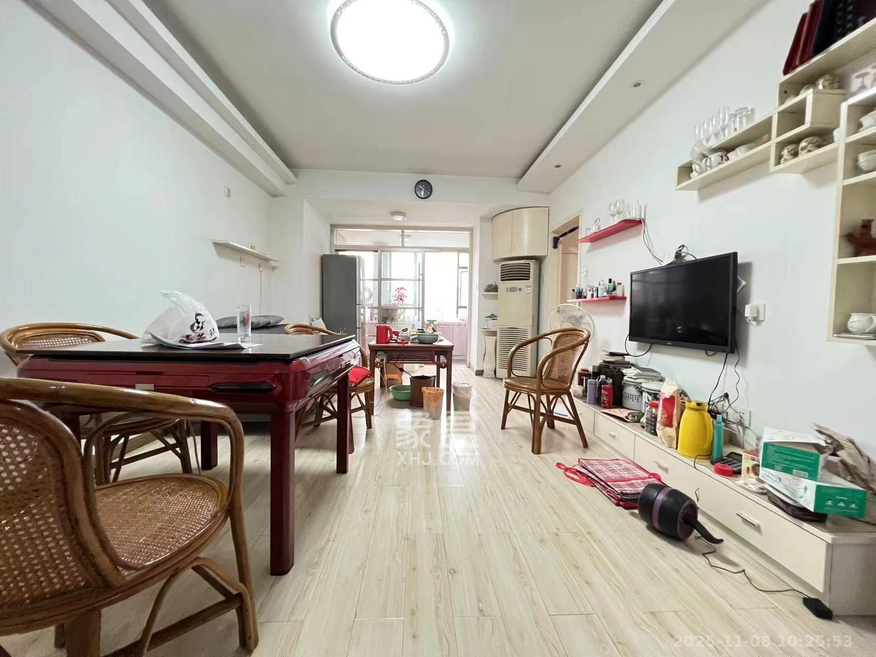 东一国际  1室1厅1卫    1800.0元/月室内图1