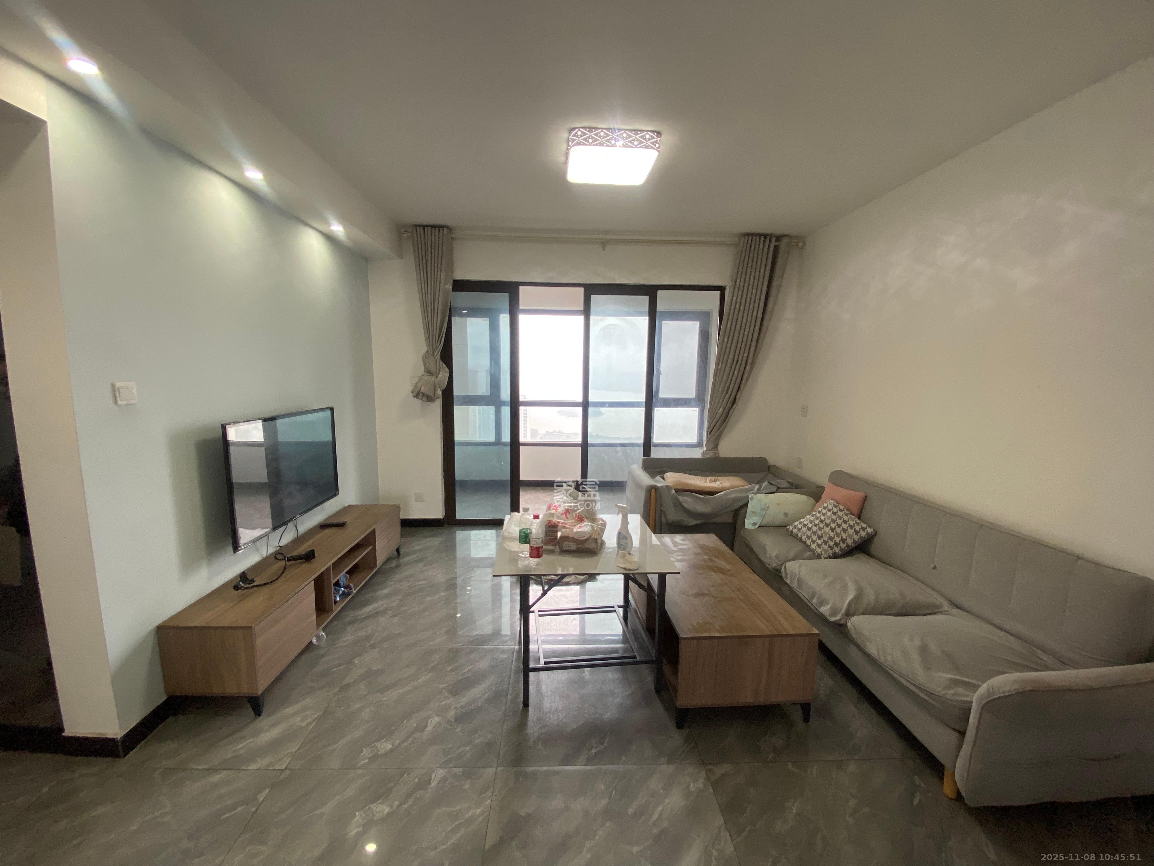 山语城三期  4室1厅1卫    2500.0元/月