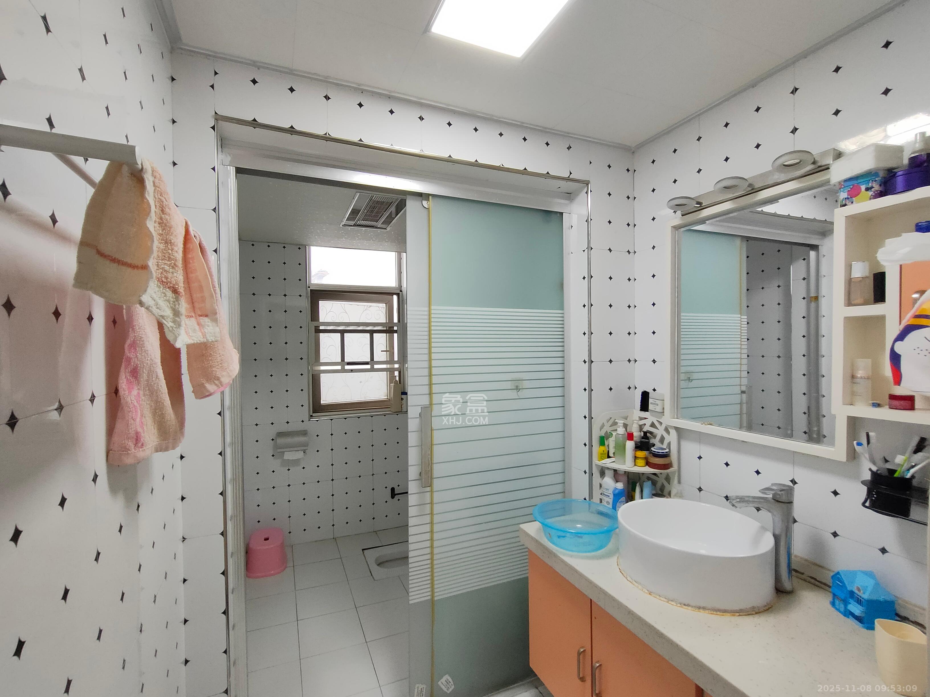 泊爱蓝湾  3室2厅2卫    2800.0元/月室内图