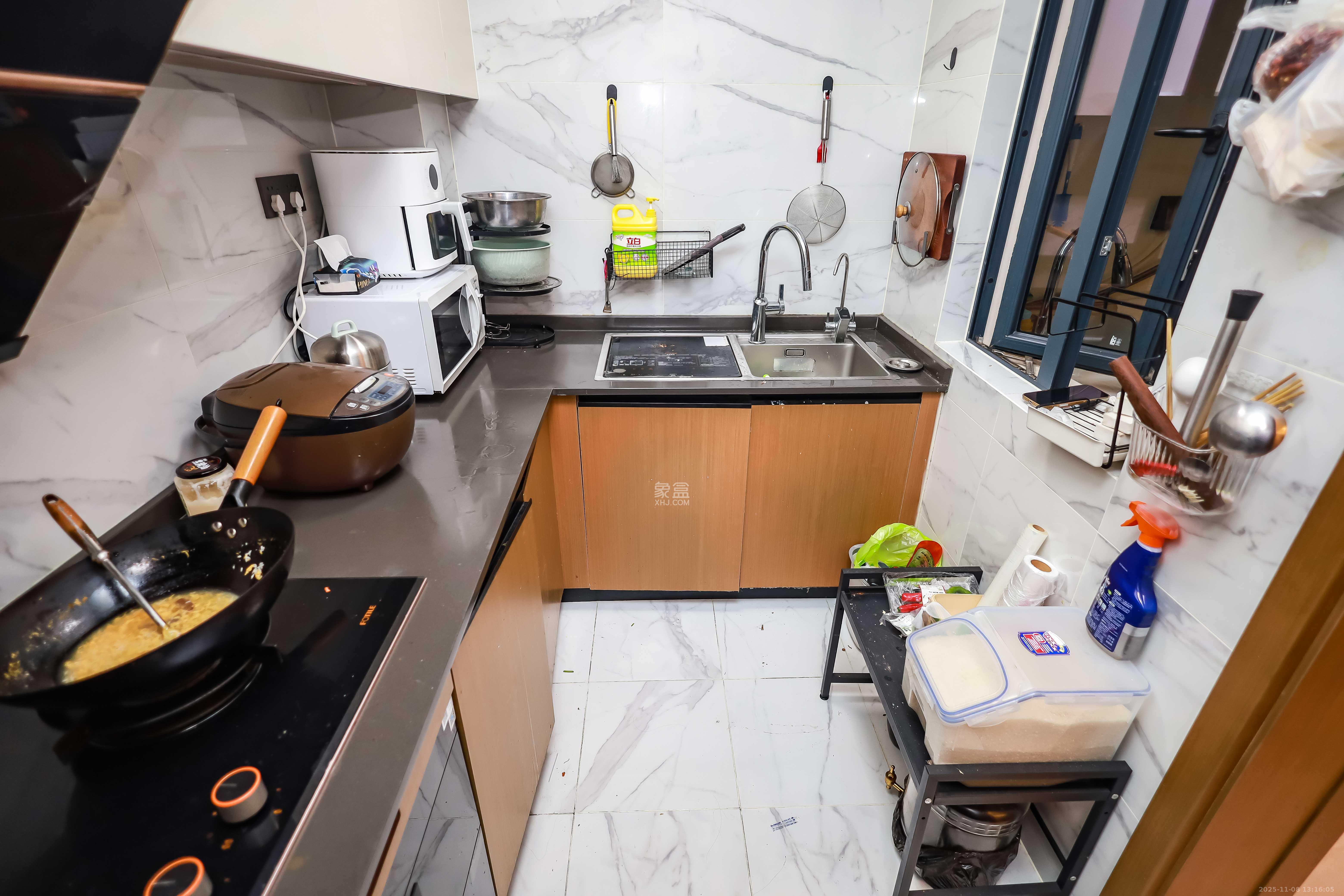 长房云西府一期  3室2厅1卫    98.8万厨房