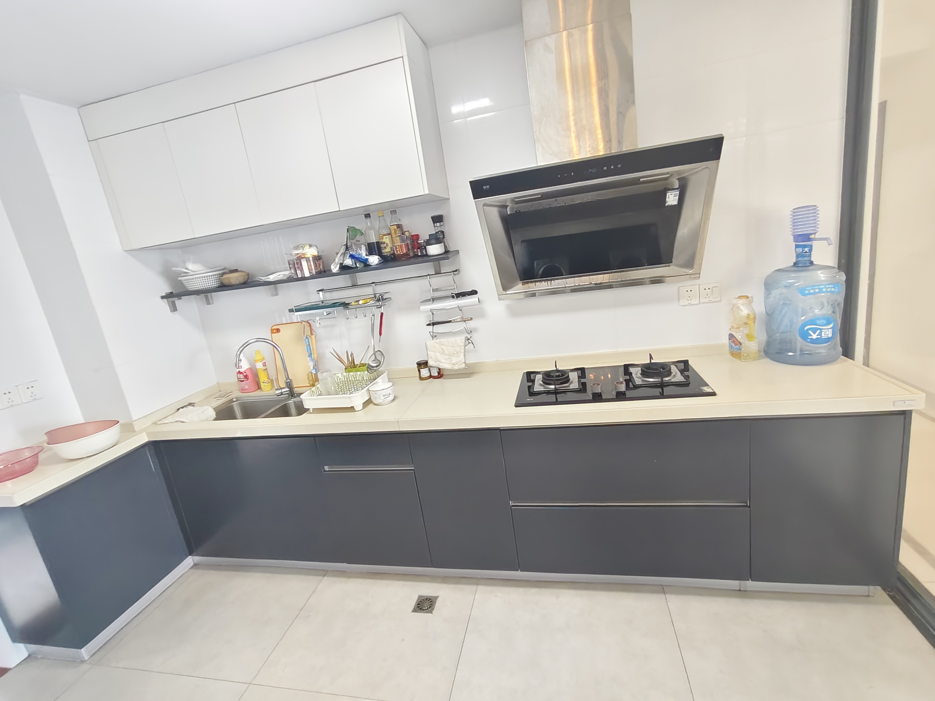 汇景骏园  3室2厅2卫    3500.0元/月室内图