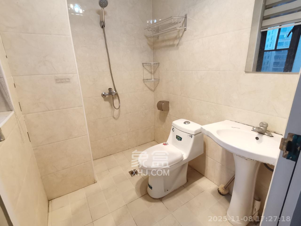 兴威帕克水岸 3室2厅2卫 2400.0元/月 兴威帕克水岸 3室2厅2卫 2400.0元/月室内图