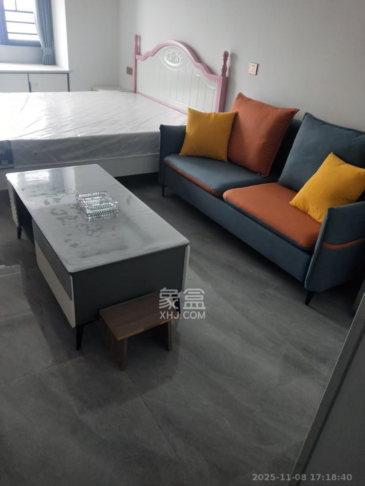 绿洲花园  1室1厅1卫    1700.0元/月