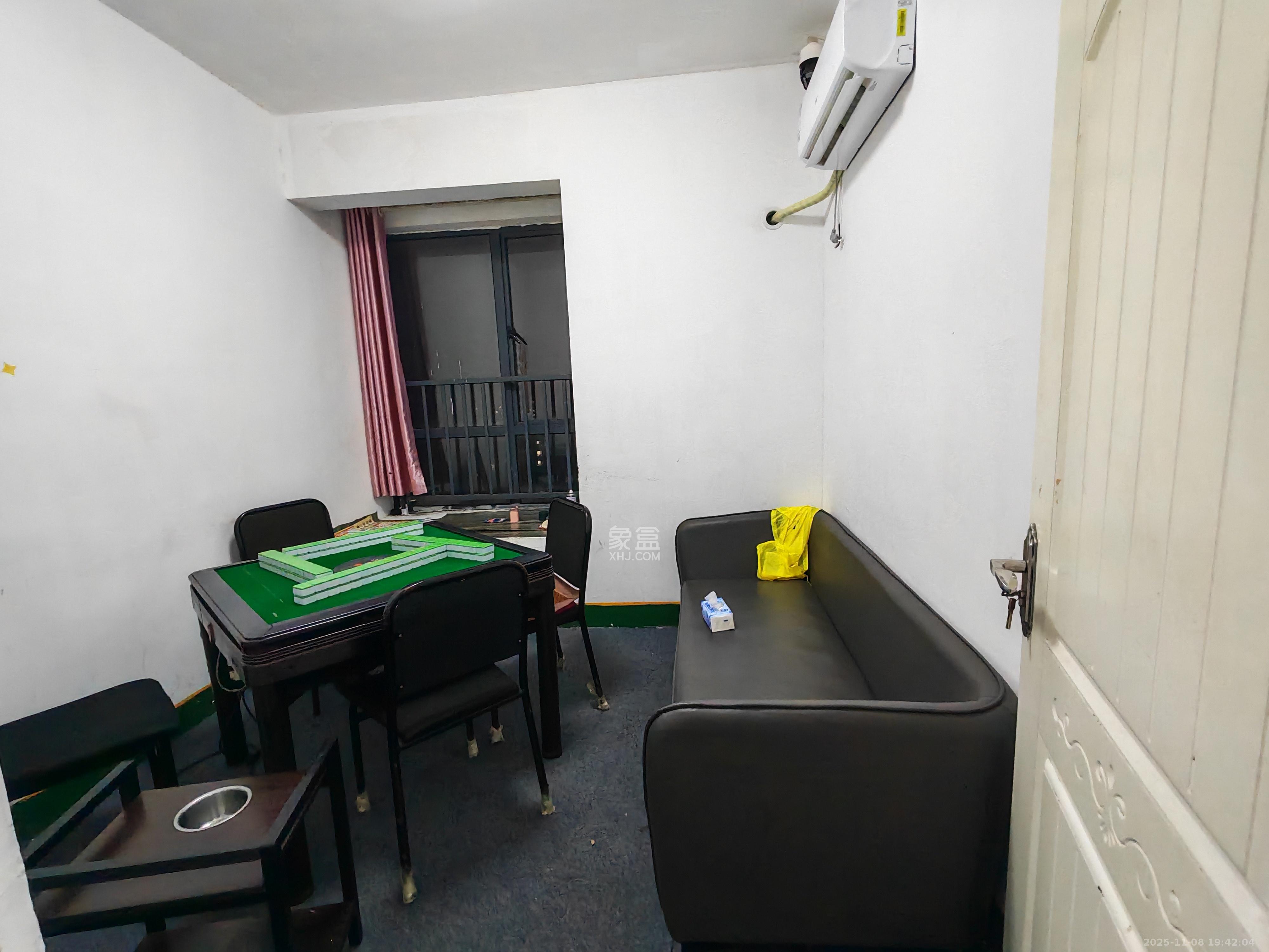 秀峰景园(领秀峰) 3室2厅2卫 1500.0元/月 秀峰景园(领秀峰) 3室2厅2卫 1500.0元/月室内图