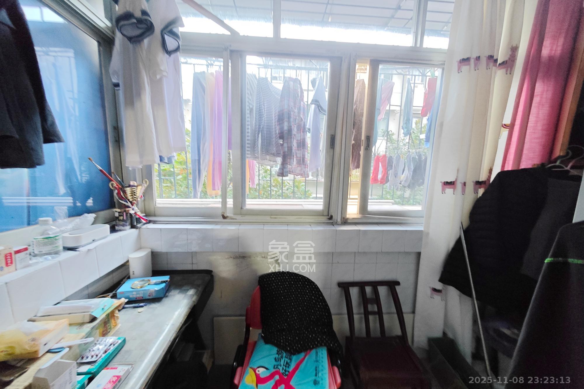 金科园 2室1厅1卫 42.0万 金科园 2室1厅1卫 42.0万阳台