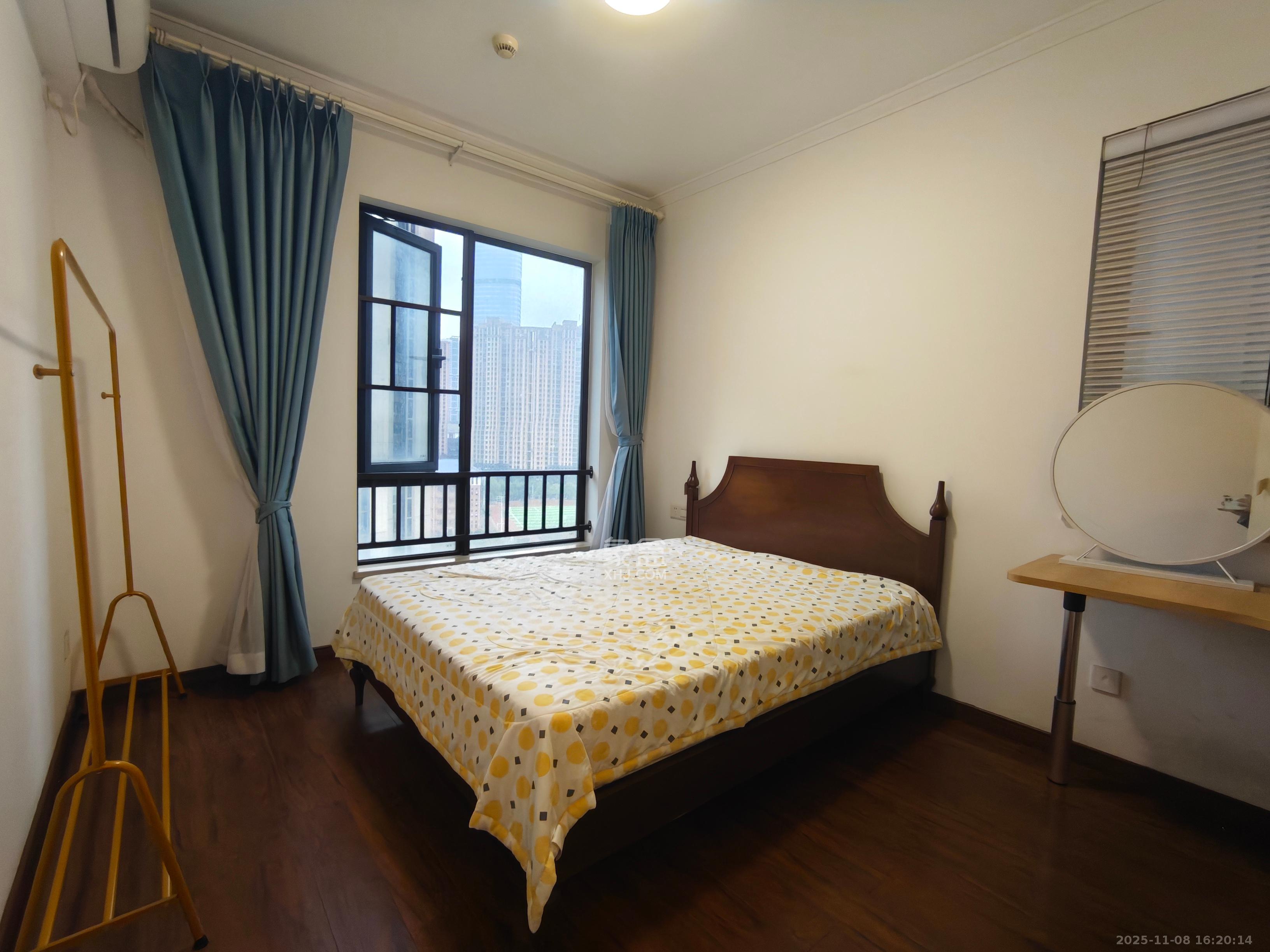 万科里金域国际  3室2厅2卫    4500.0元/月室内图