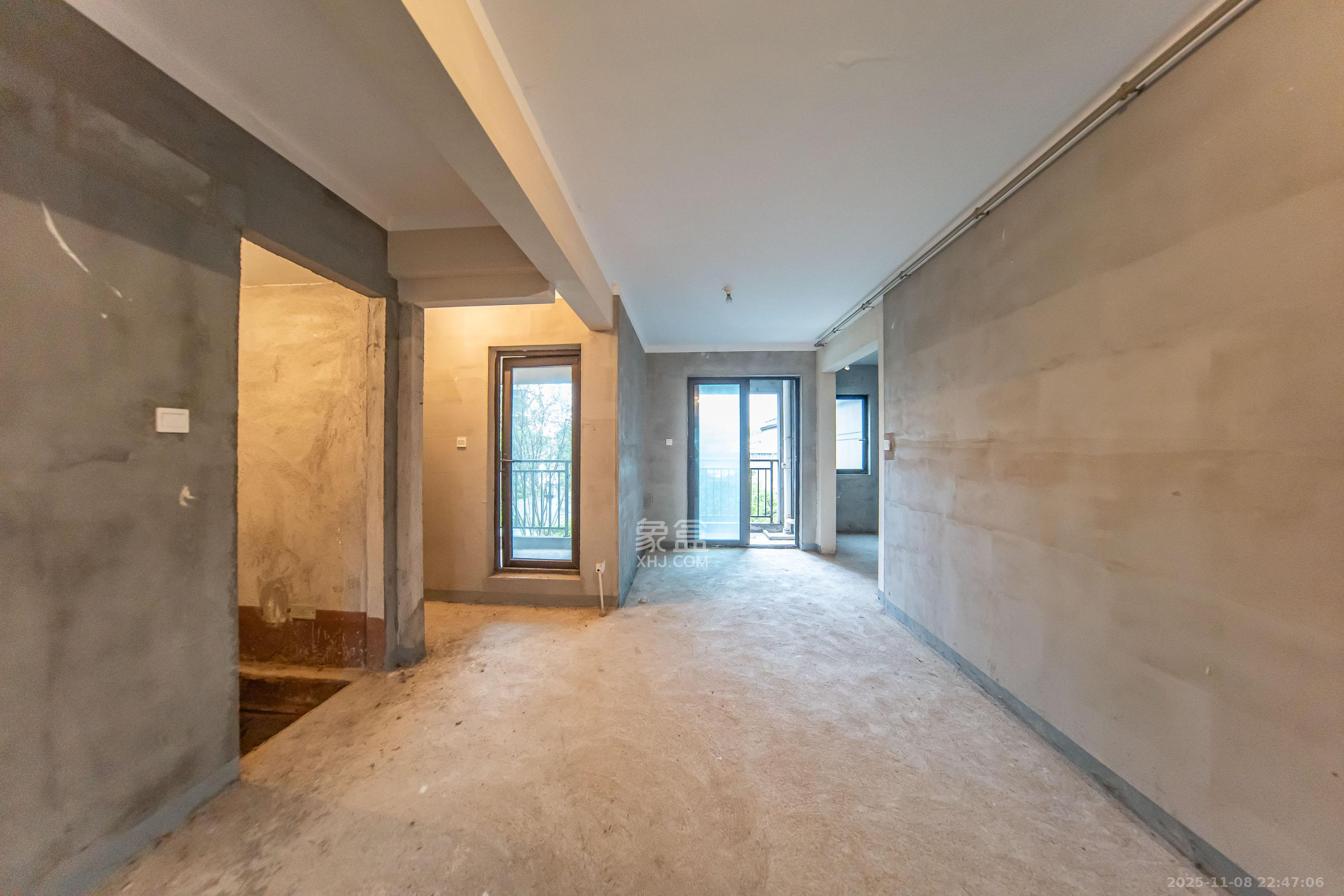 建发电建江山悦  3室1厅2卫    99.8万客厅