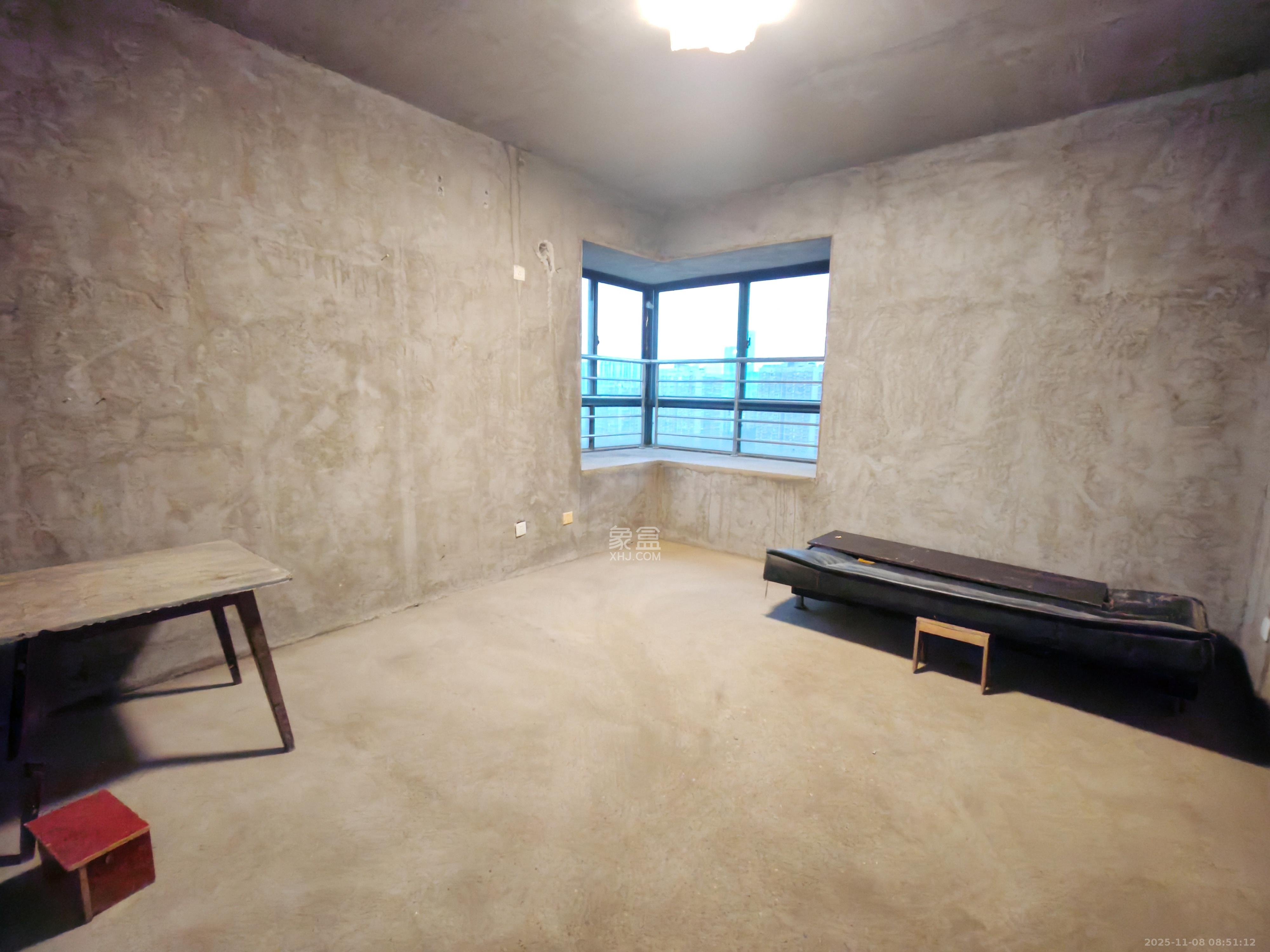 岳鞍阁小区  3室2厅1卫    1600.0元/月