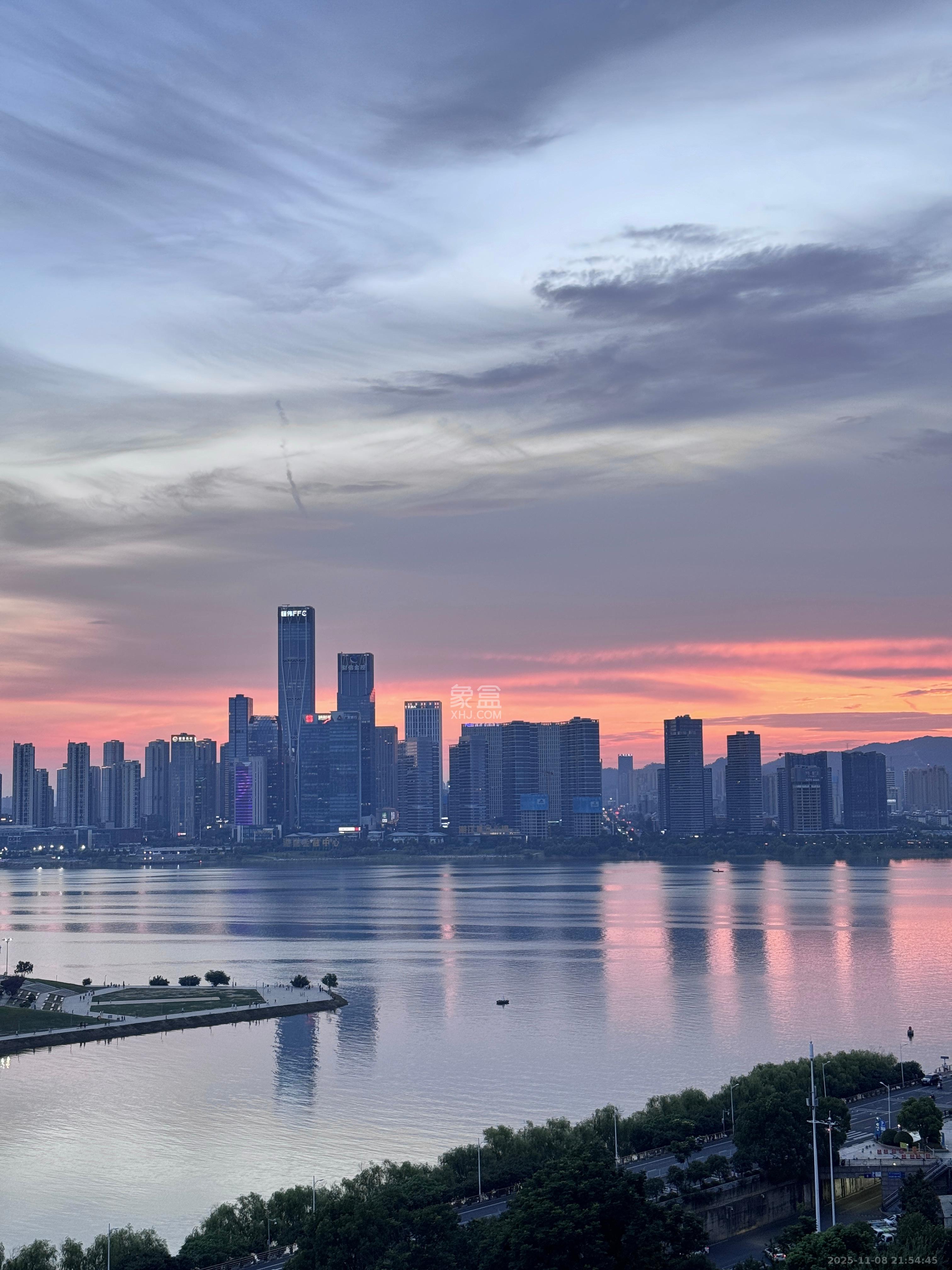 恒大御景半岛湘江苑(恒大御景半岛一期) 2室2厅1卫 2600.0元/月 恒大御景半岛湘江苑(恒大御景半岛一期) 2室2厅1卫 2600.0元/月室内图