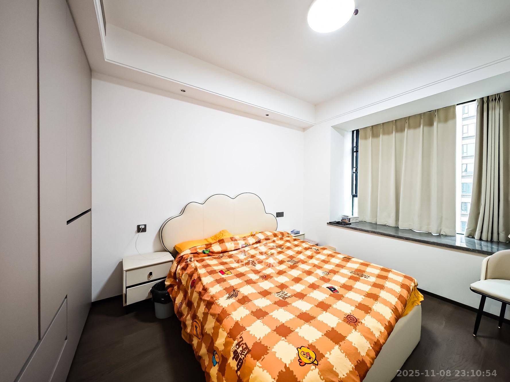 中欣楚天御府B区观澜  3室2厅1卫    9000.0元/月室内图