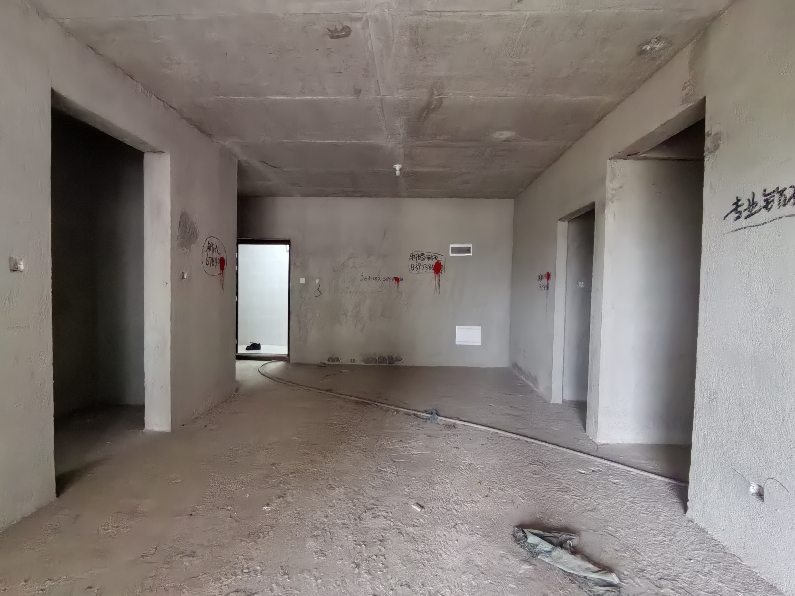 大汉龙城  3室2厅2卫    65.8万其他