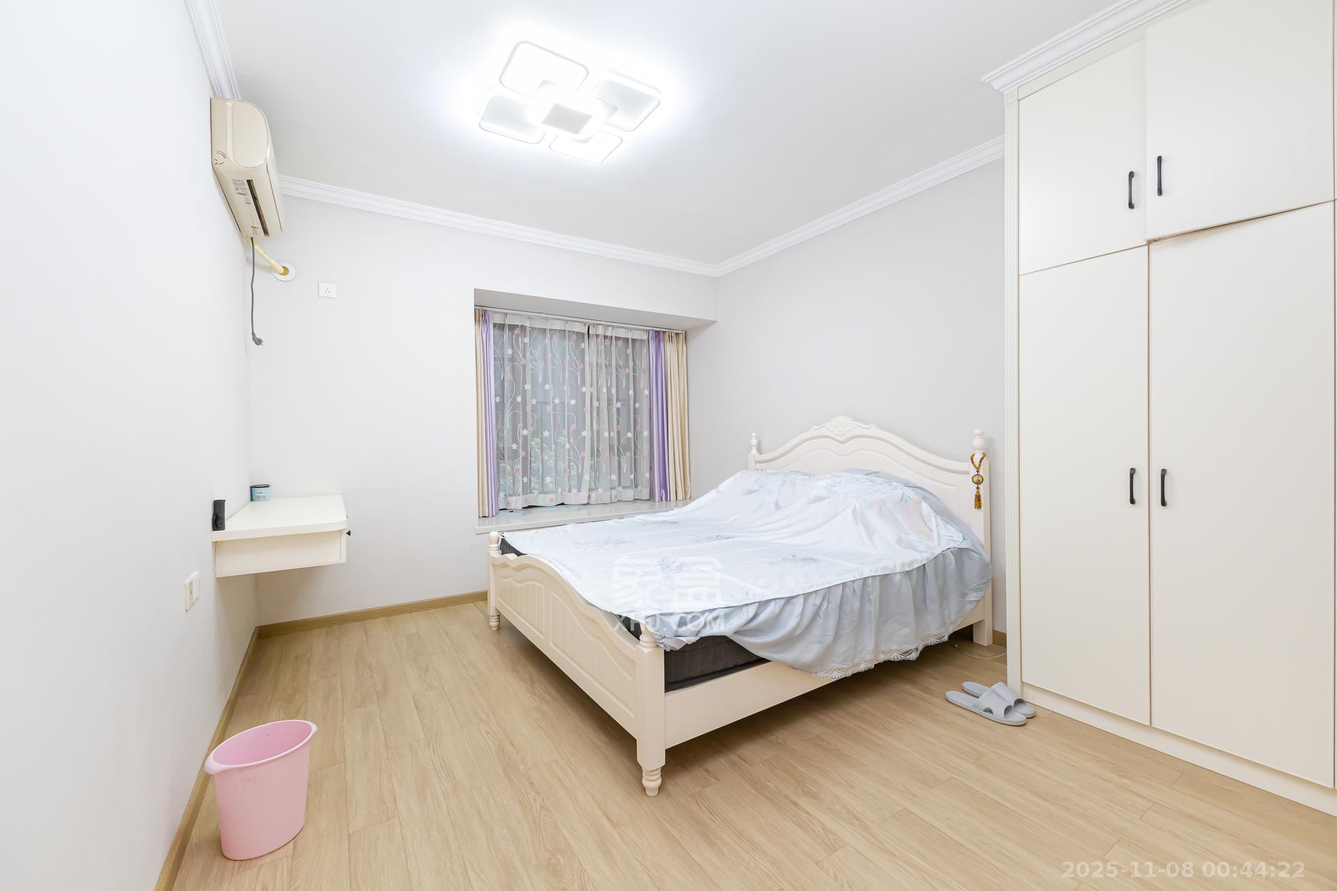 时代倾城二期 4室2厅2卫 78.0万 时代倾城二期 4室2厅2卫 78.0万卧室