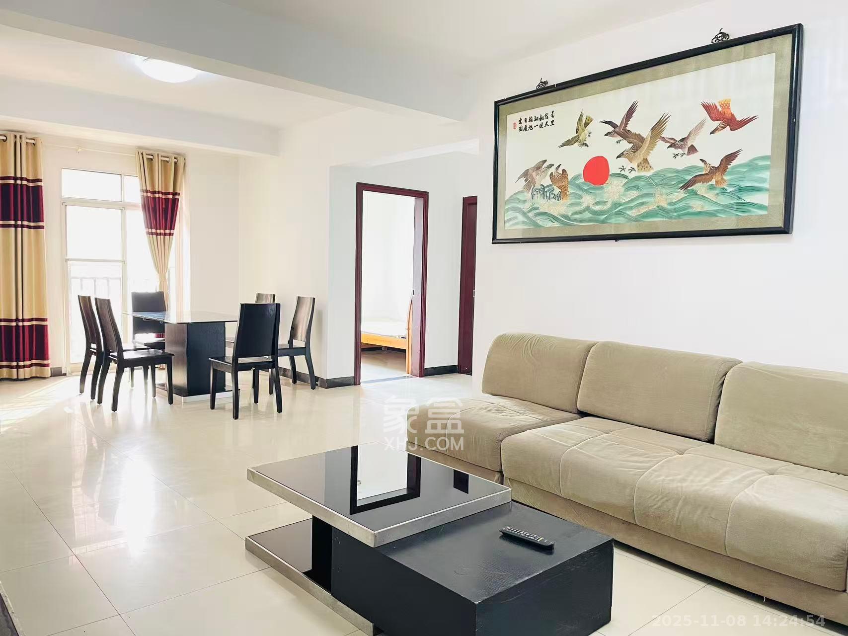 福满新城(新天安置小区) 3室2厅1卫 2000.0元/月 福满新城(新天安置小区) 3室2厅1卫 2000.0元/月室内图