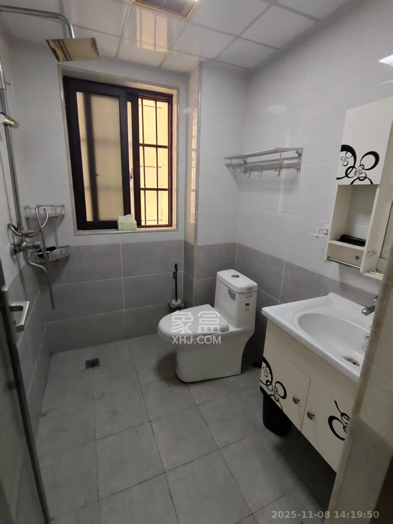 东方美地  3室2厅1卫    2400.0元/月室内图