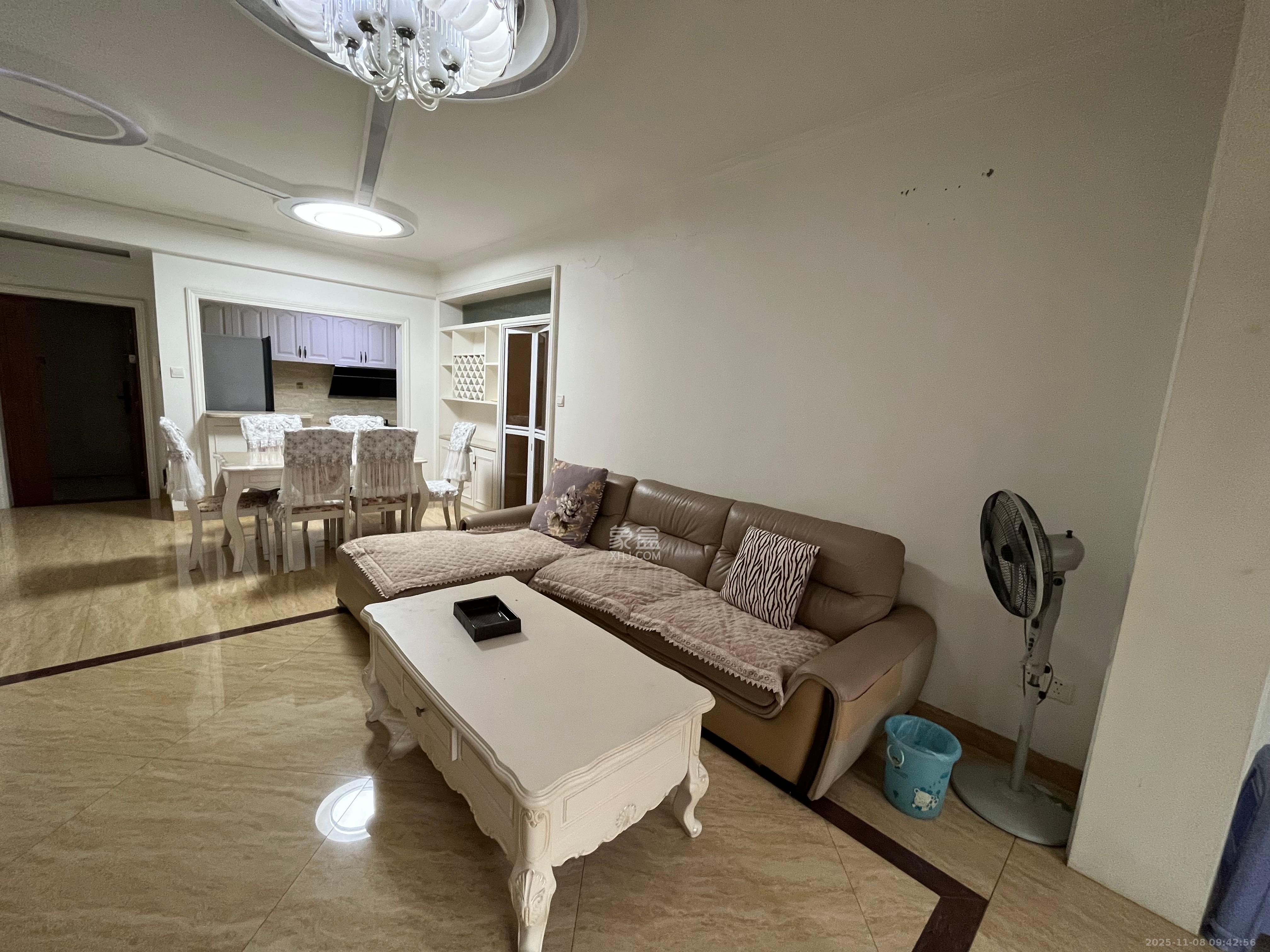 嘉宇盛世华章  2室2厅1卫    2600.0元/月