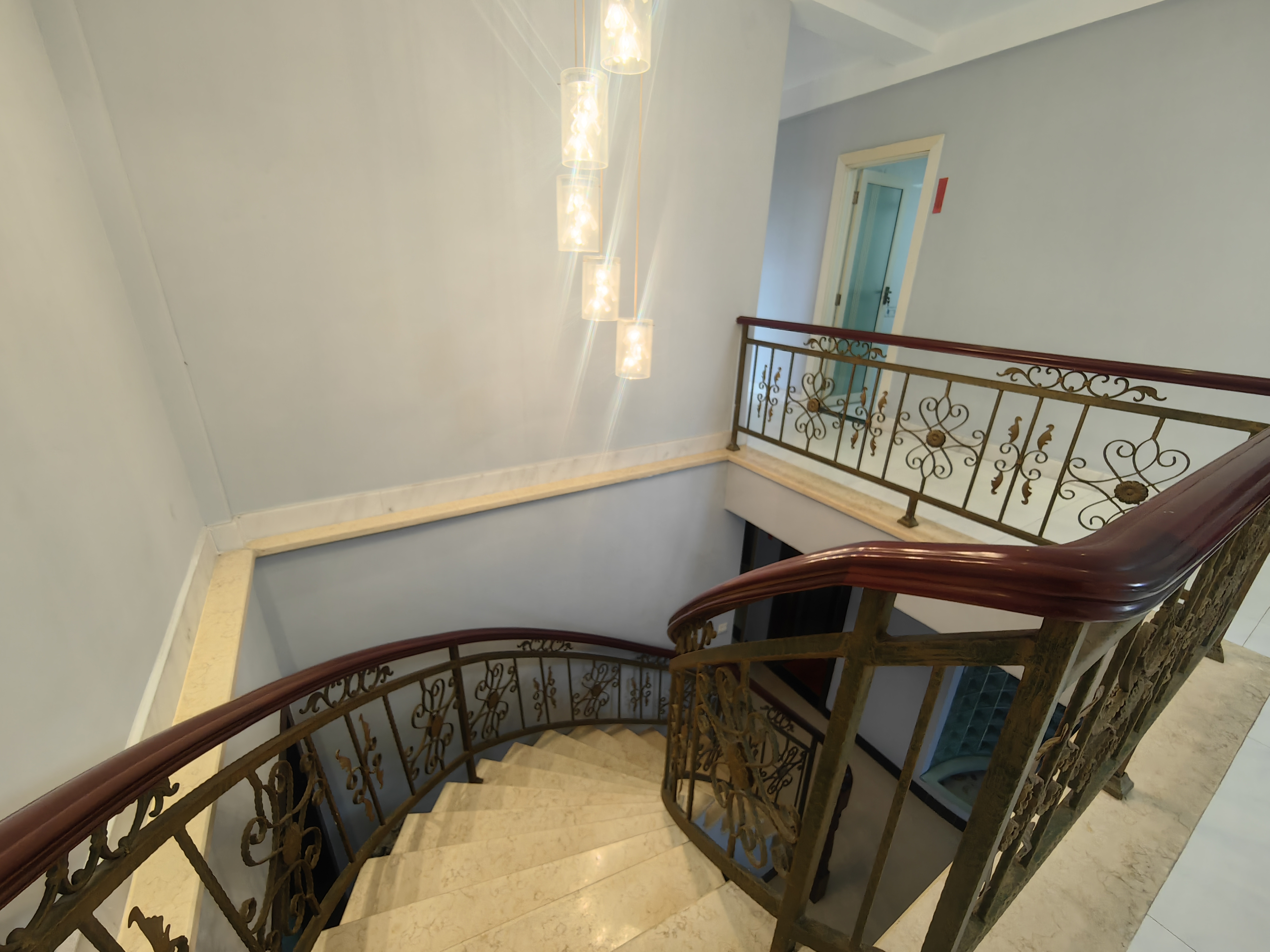 罗牛山花园 4室2厅4卫 7500.0元/月 罗牛山花园 4室2厅4卫 7500.0元/月室内图