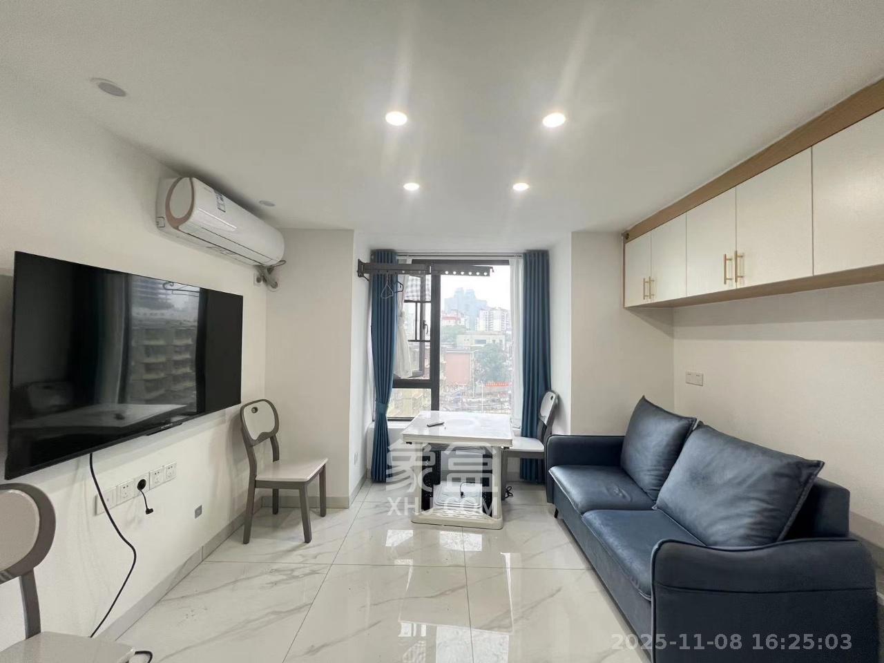 越秀悦湖台  1室1厅1卫    2200.0元/月