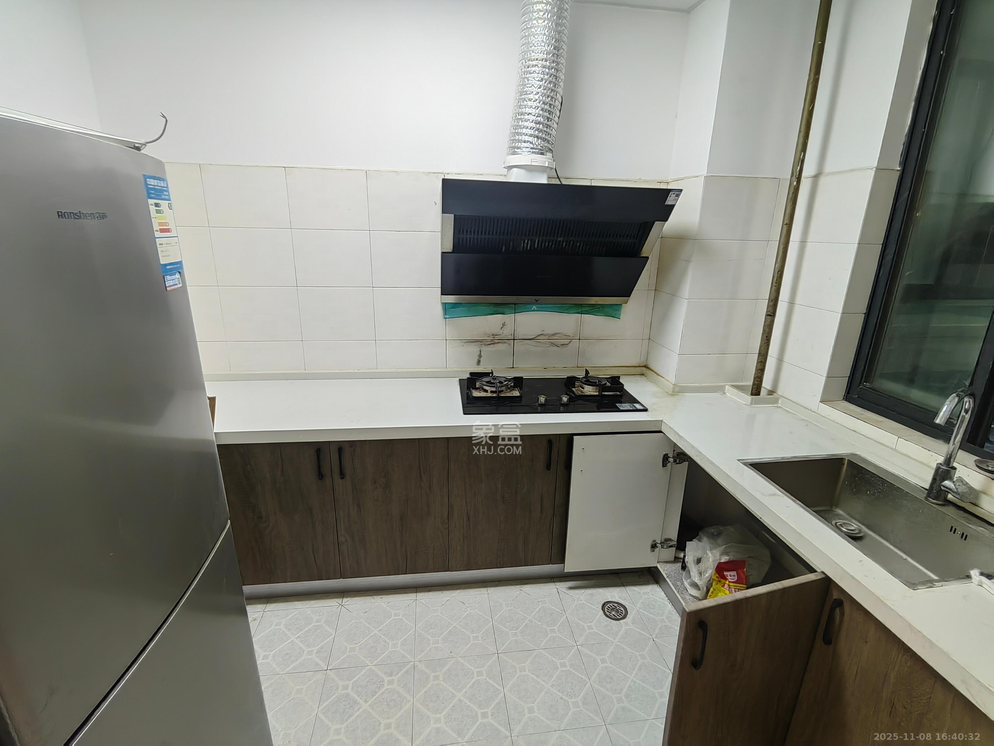 世纪桃花苑  3室2厅2卫    2100.0元/月室内图