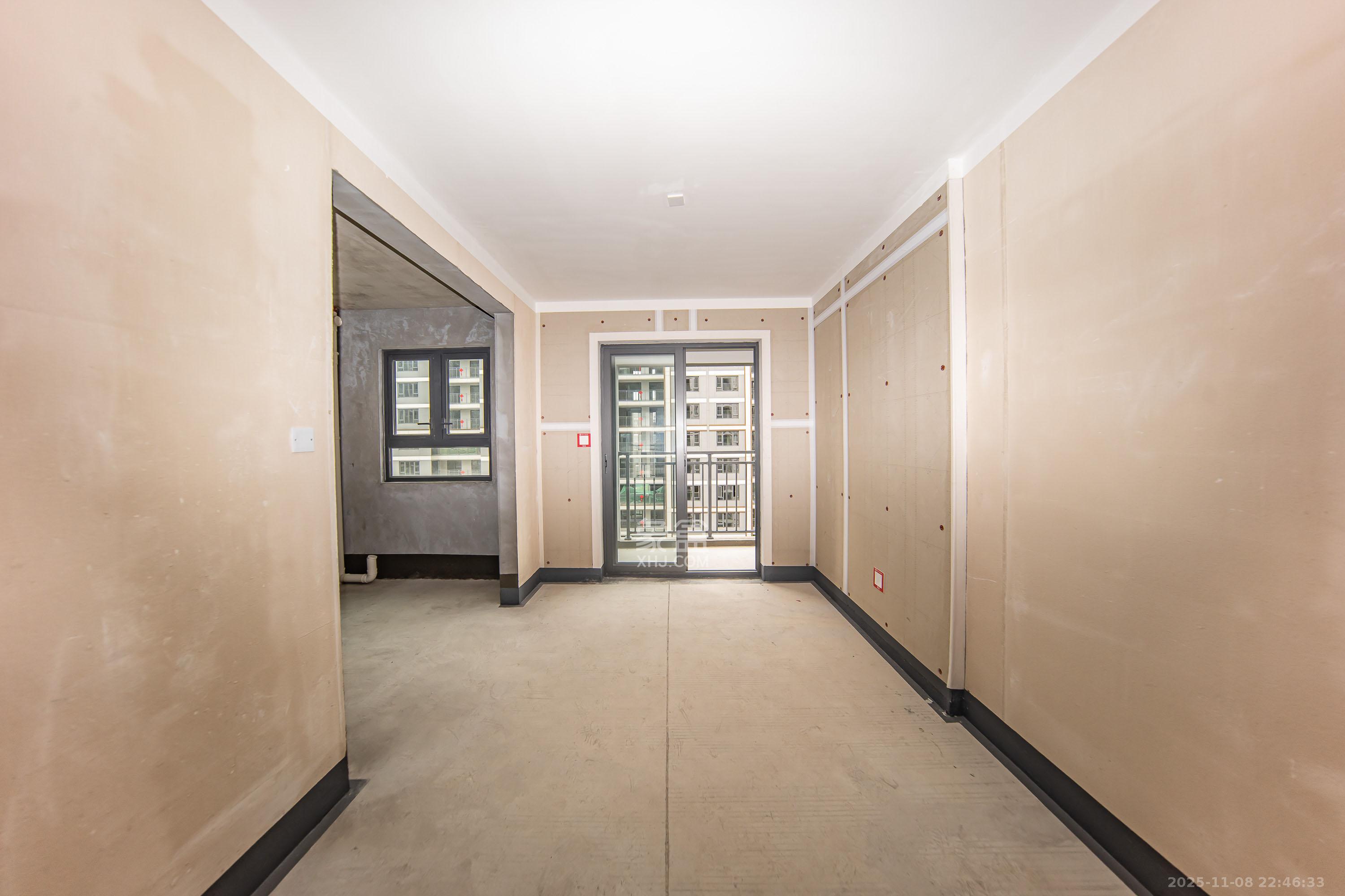 中海阅山府 4室2厅2卫 139.8万 中海阅山府 4室2厅2卫 139.8万客厅