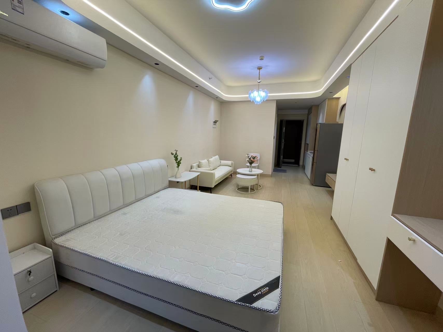 融冠乐城 1室0厅0卫 1800.0元/月 融冠乐城 1室0厅0卫 1800.0元/月室内图