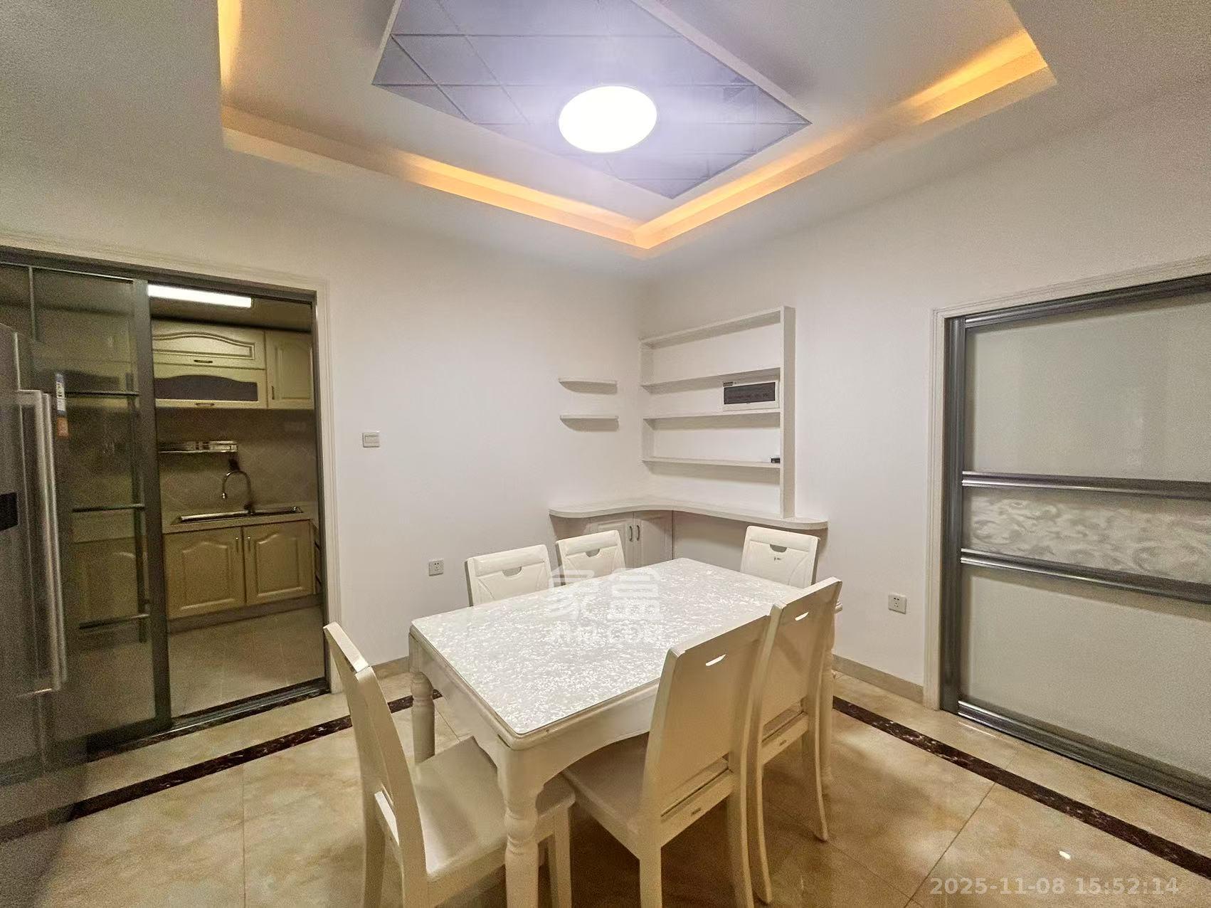 兴威帕克水岸  3室1厅2卫    2500.0元/月室内图