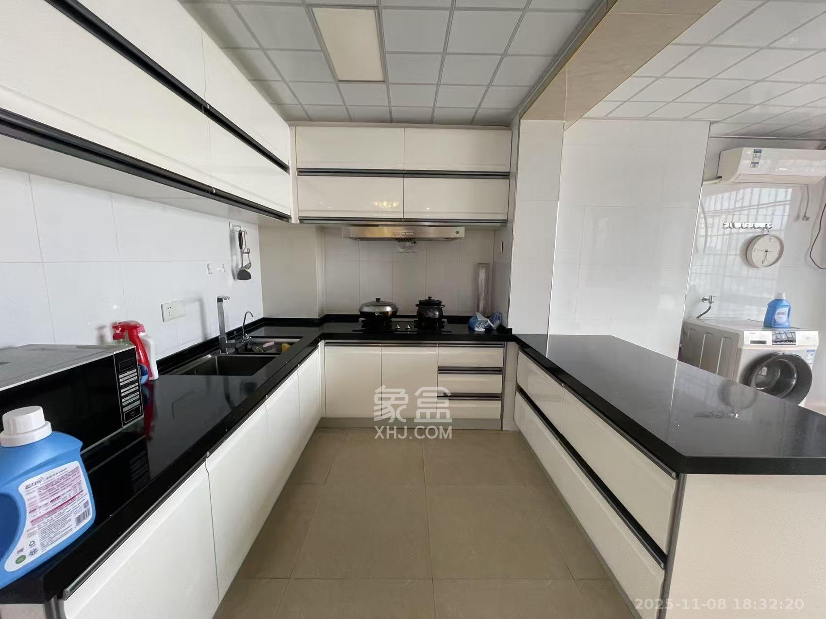 长宝1667  3室2厅2卫    4500.0元/月室内图