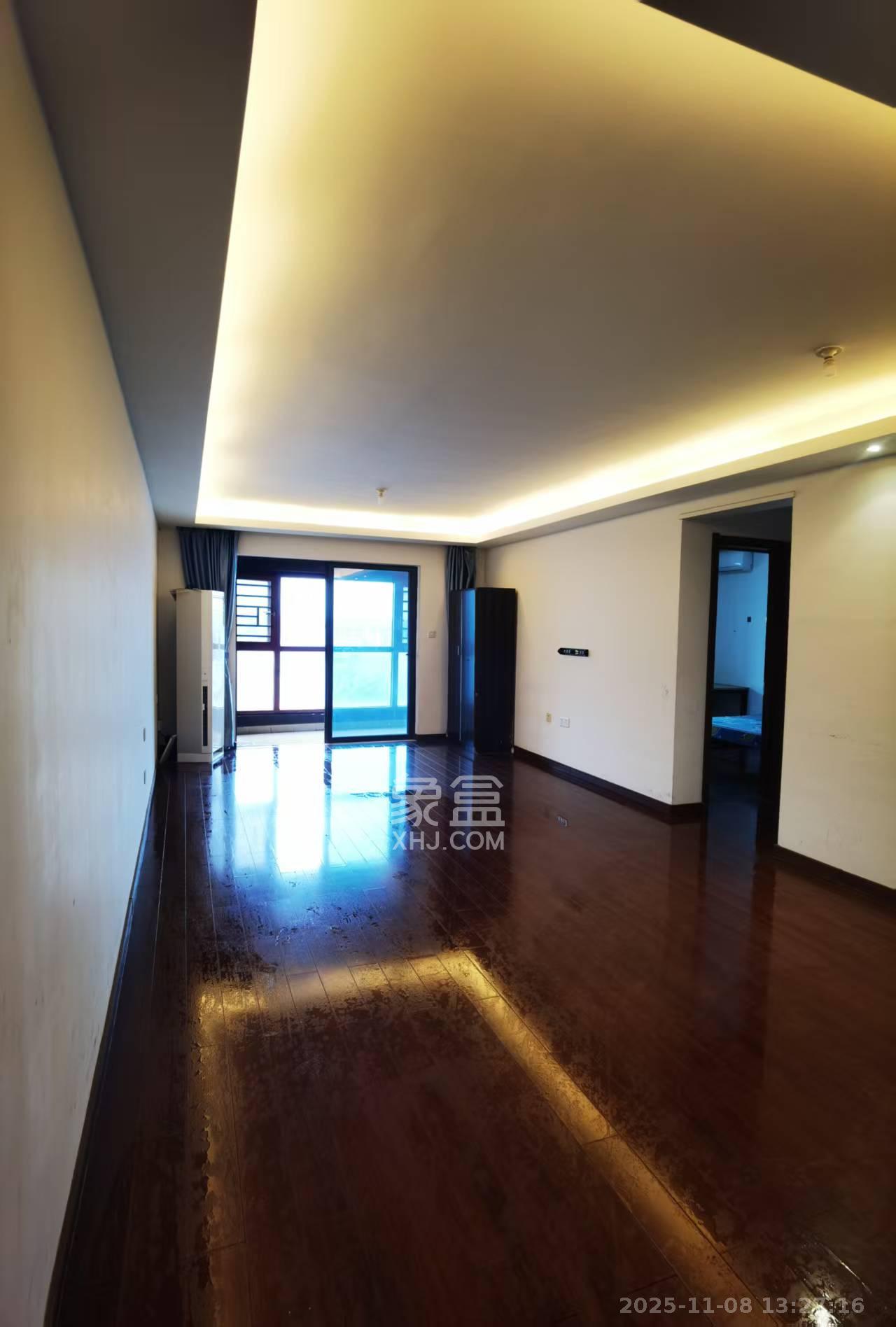 万科白鹭郡  4室2厅2卫    3500.0元/月室内图