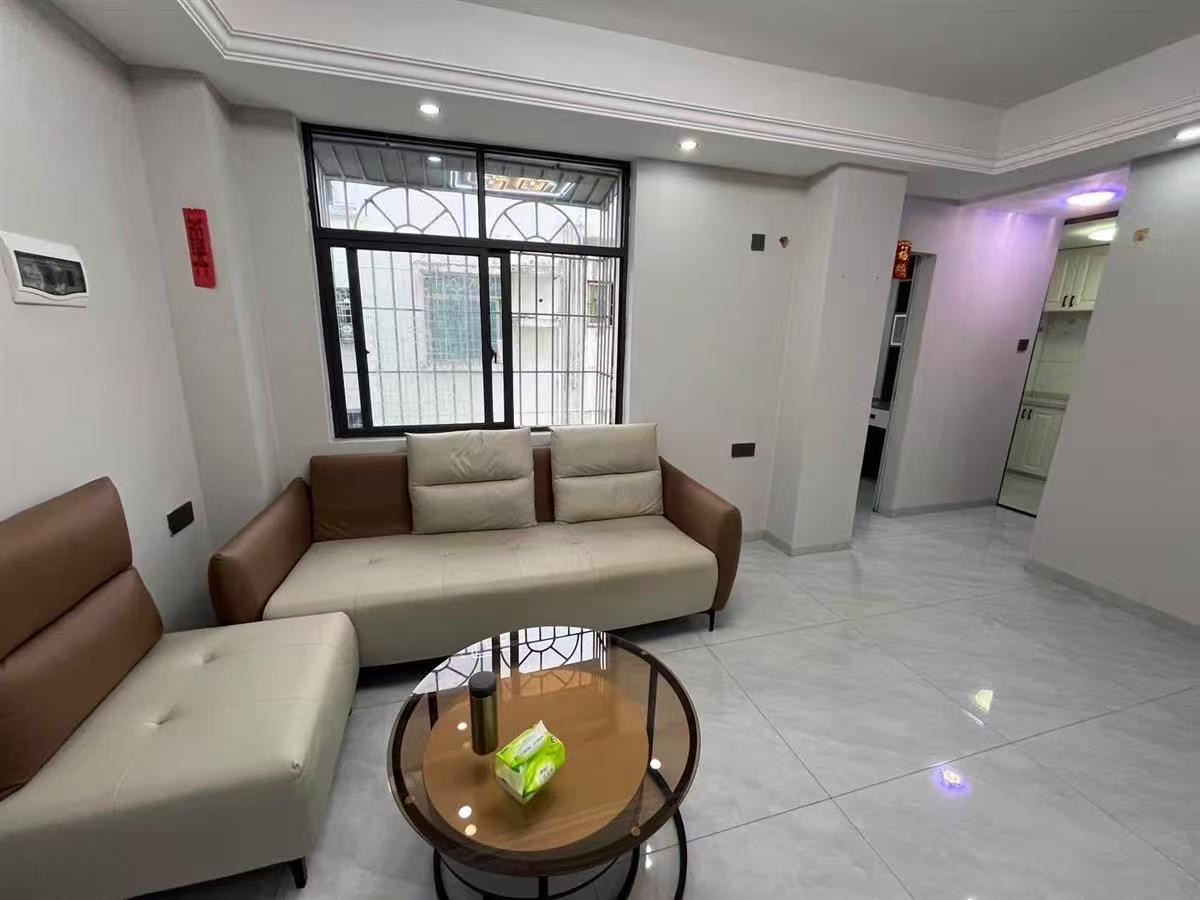 晋江安置小区(群贤路8号) 2室2厅1卫 49.8万 晋江安置小区(群贤路8号) 2室2厅1卫 49.8万客厅