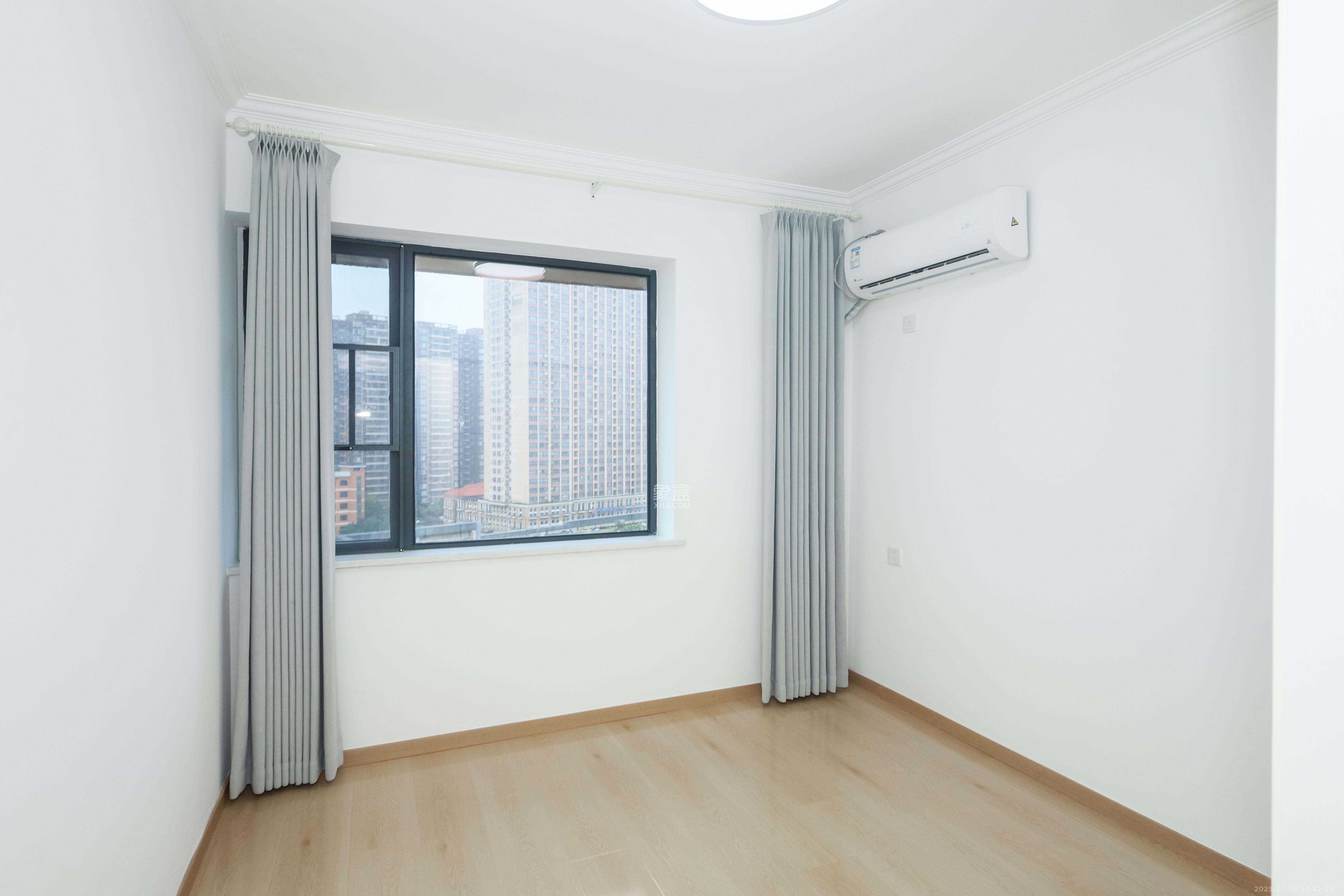 骑龙大街(骑龙苑) 3室2厅2卫 95.8万 骑龙大街(骑龙苑) 3室2厅2卫 95.8万卧室