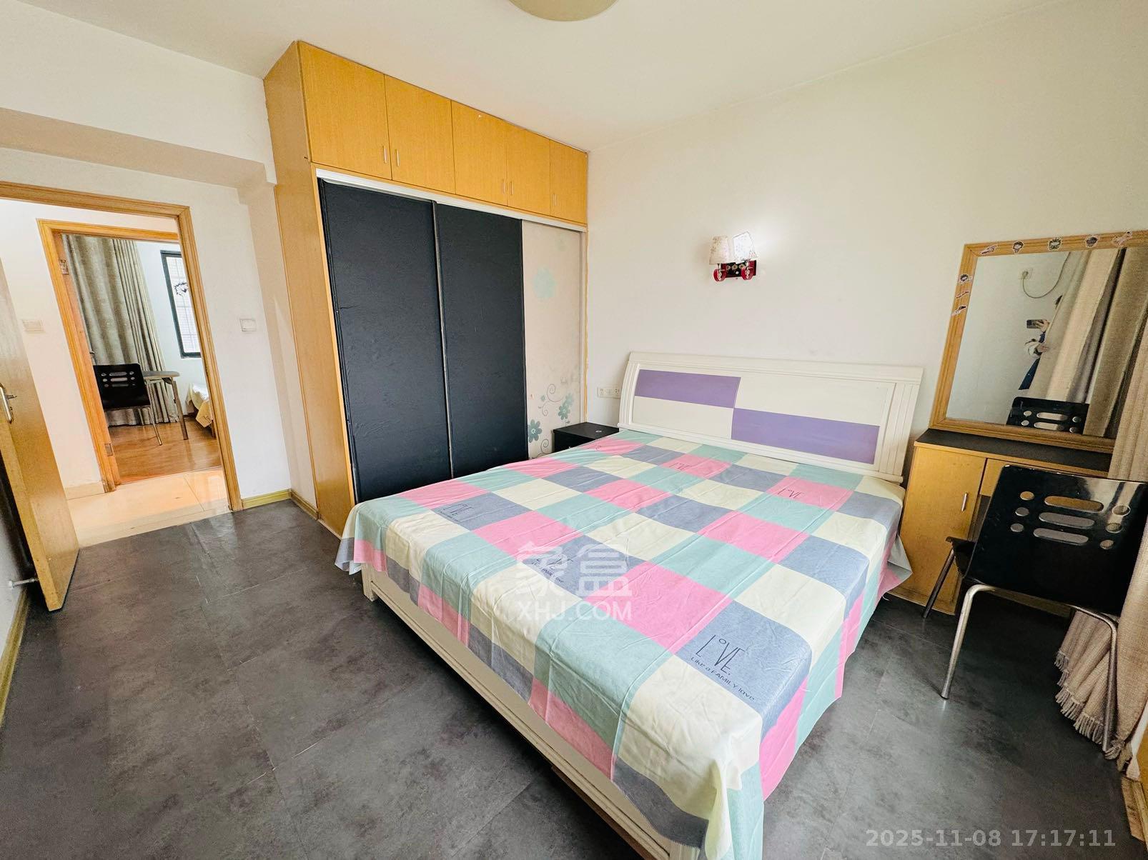 融橙上品  3室1厅1卫    2000.0元/月室内图