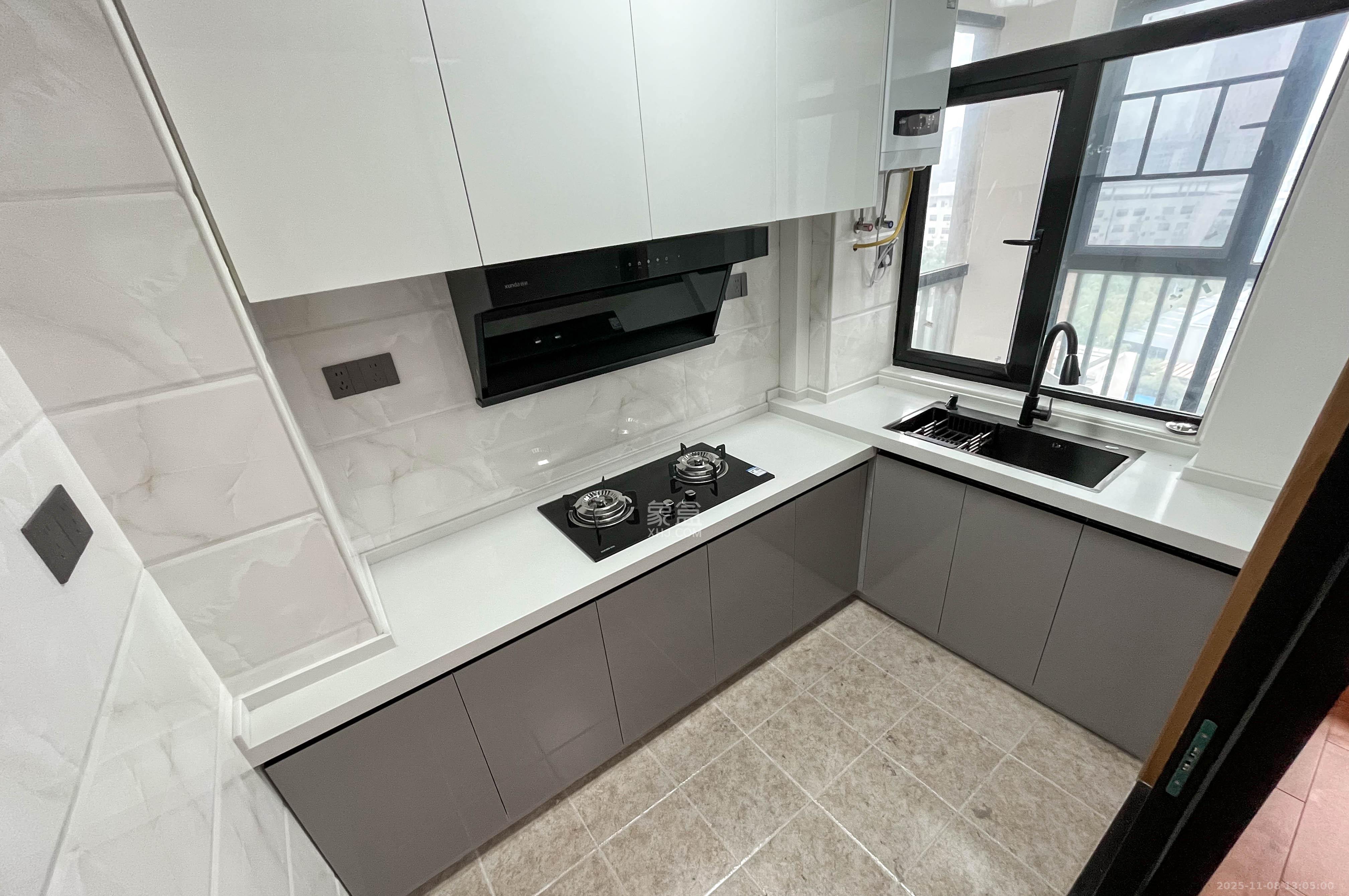 麓谷明珠  2室2厅1卫    75.0万厨房