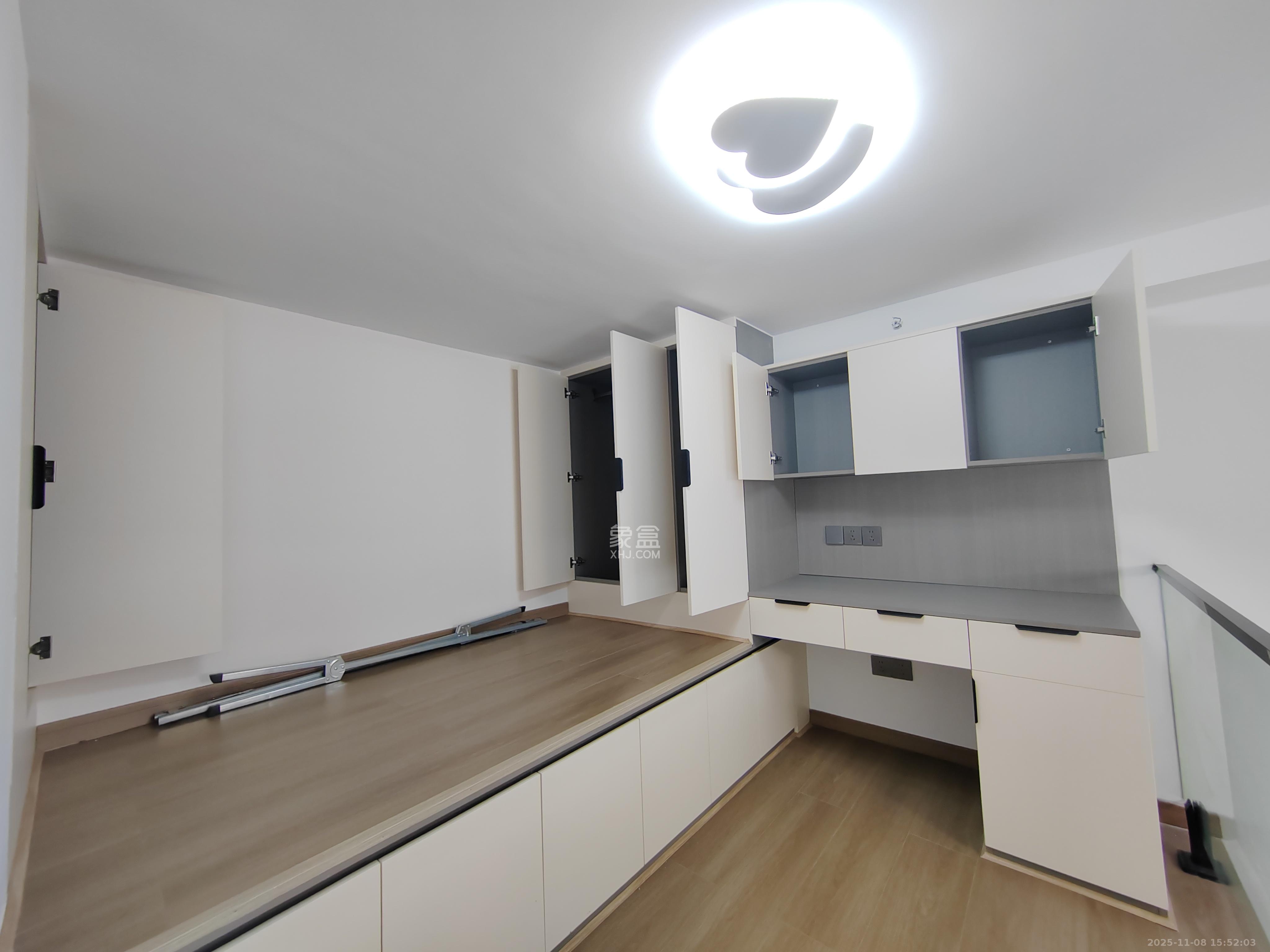 卓越中寰  2室1厅1卫    2500.0元/月室内图