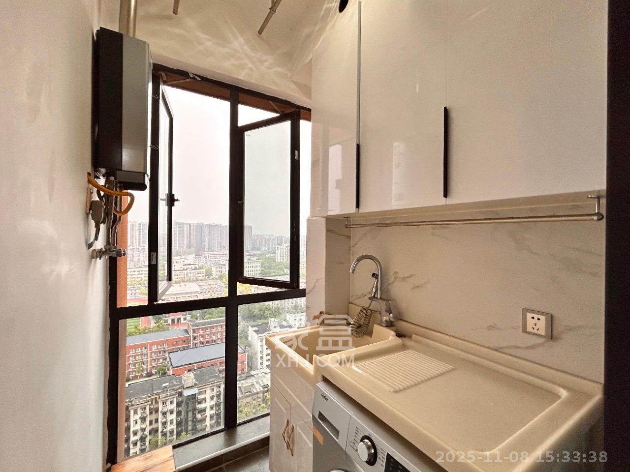 荣悦台 1室1厅1卫 2700.0元/月 荣悦台 1室1厅1卫 2700.0元/月室内图