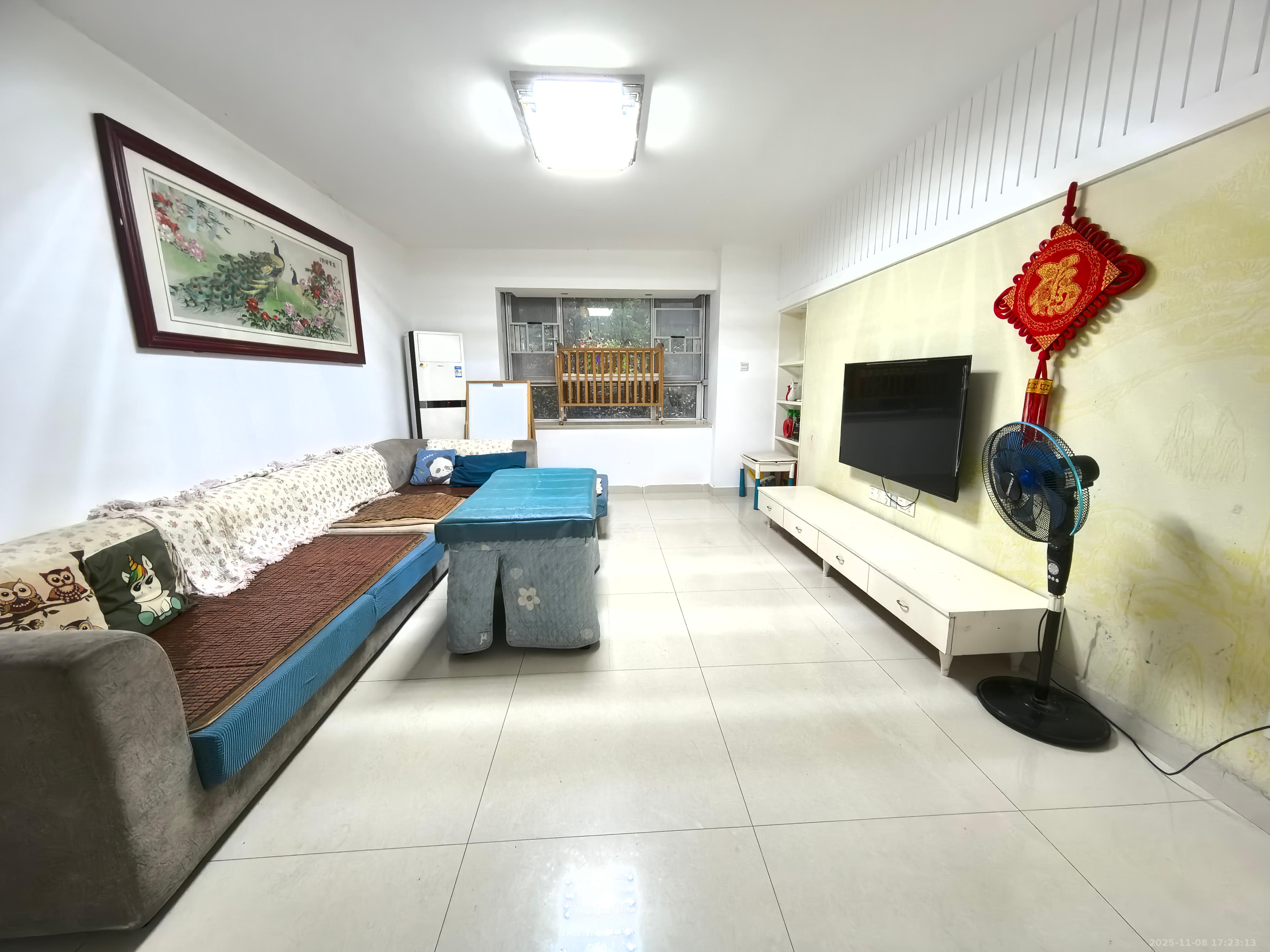 万国城（当代满庭春MOMA）一期  3室2厅2卫    2300.0元/月