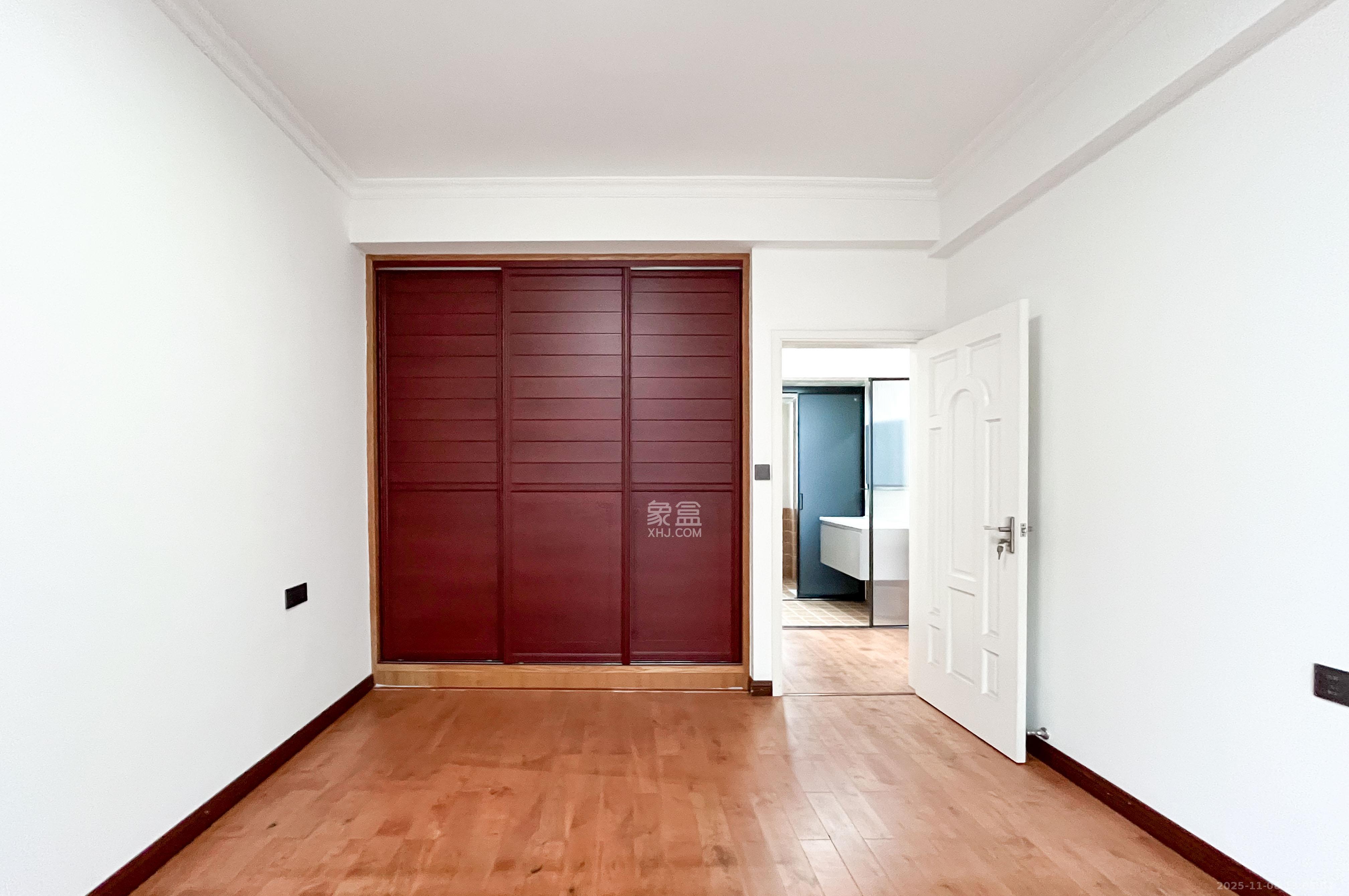 麓谷明珠  2室2厅1卫    75.0万其他