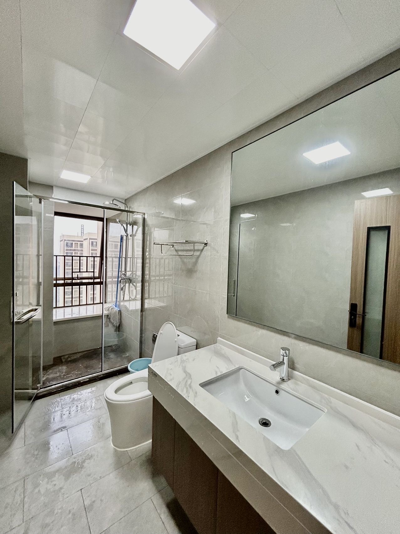 金湖壹号  3室2厅2卫    4800.0元/月室内图